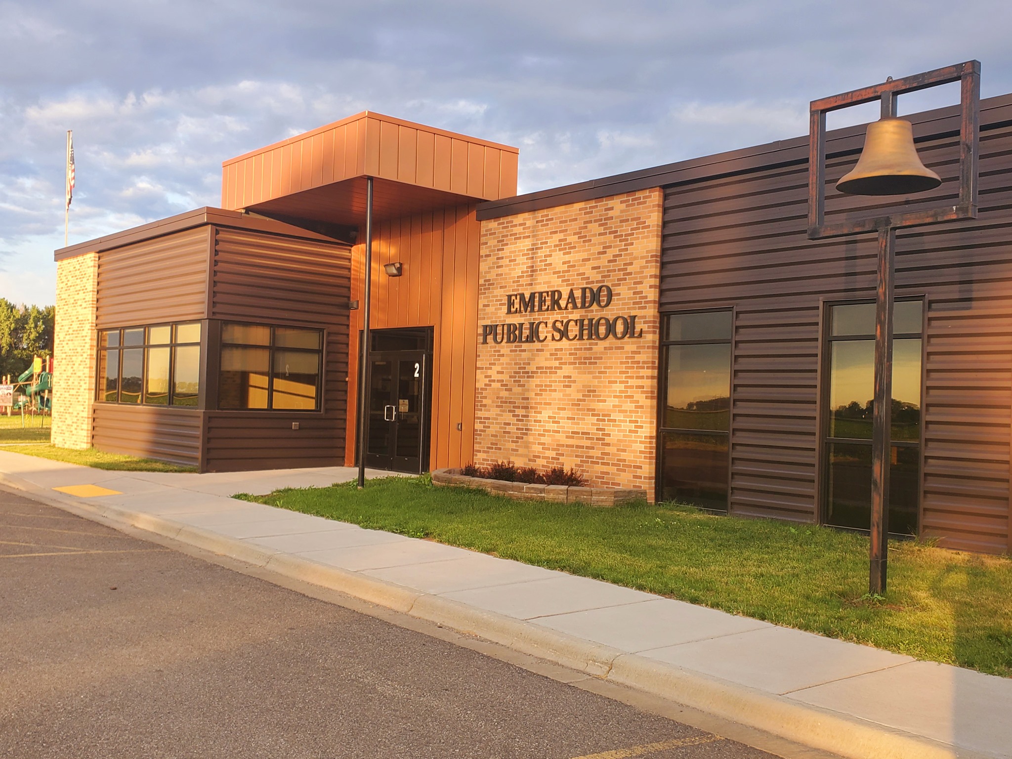 Emerado Public School receives national award for exceptional student academic achievement - Vimarsana News