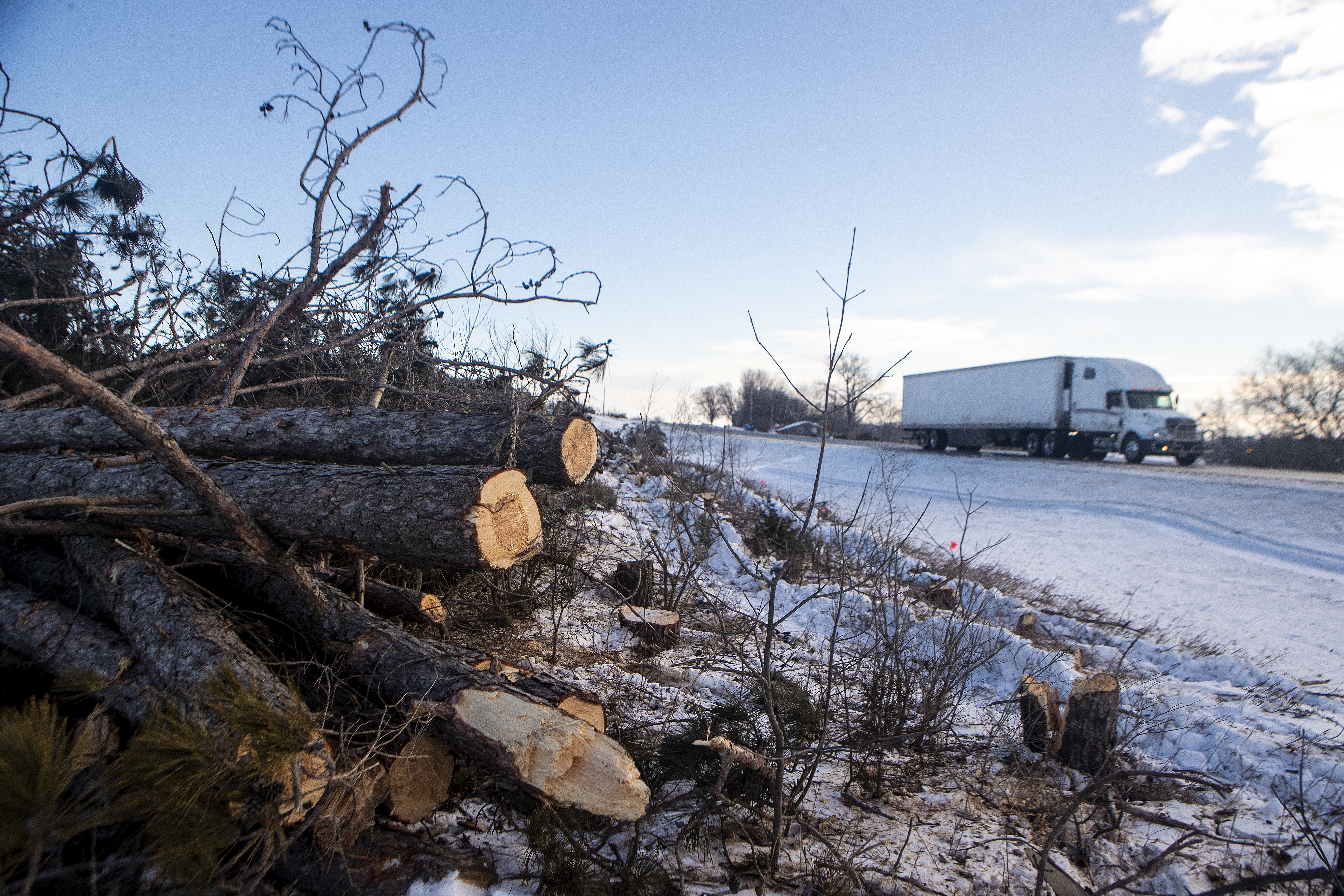 Tree and brush removal begins on Highway 23 North Gap project - Vimarsana News