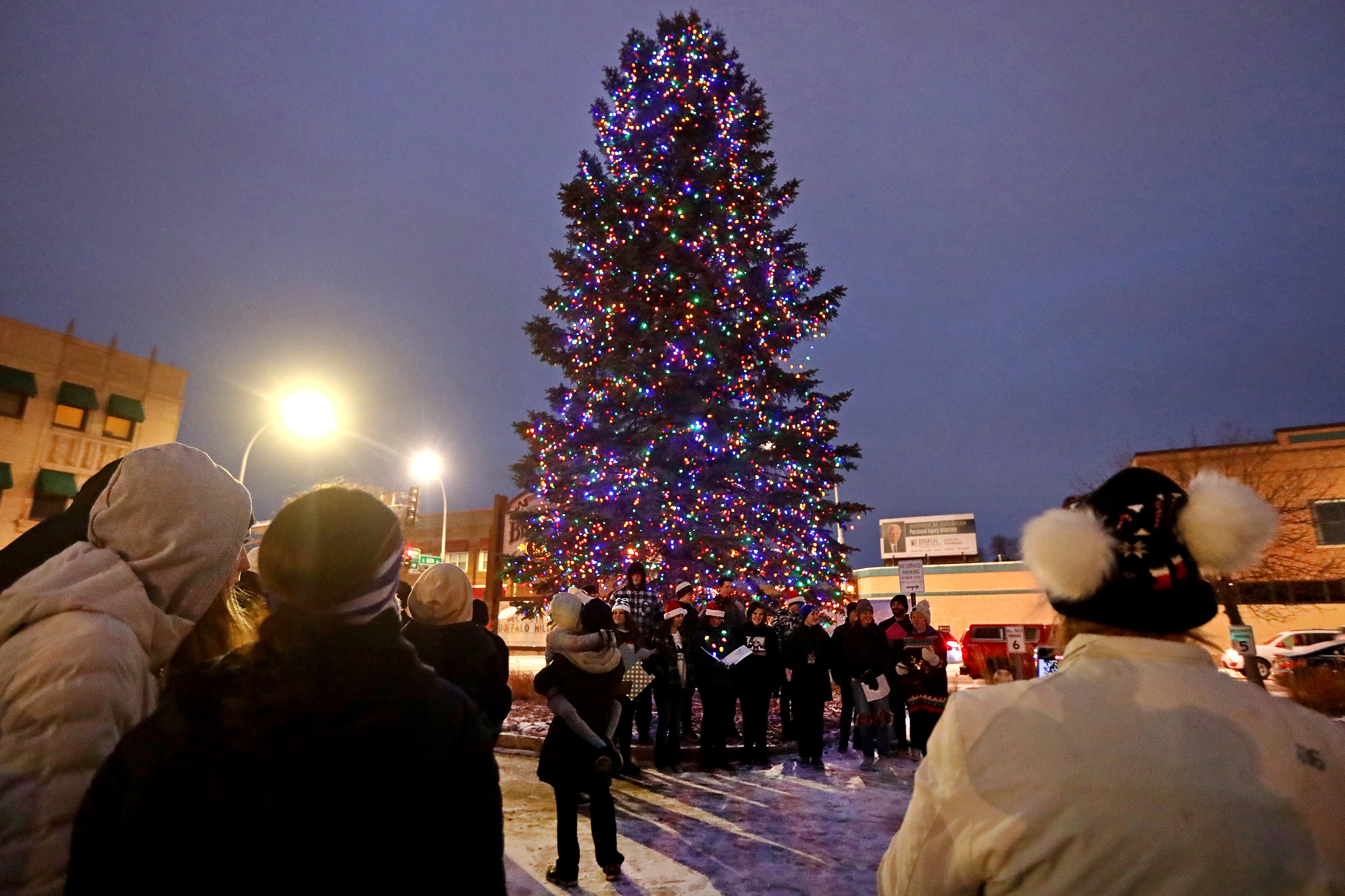 Lights, snow and Christmas time in Downtown Brainerd - Vimarsana News