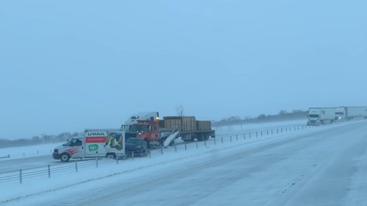 Westbound I-94 closed near Moorhead due to multiple crashes - Vimarsana News