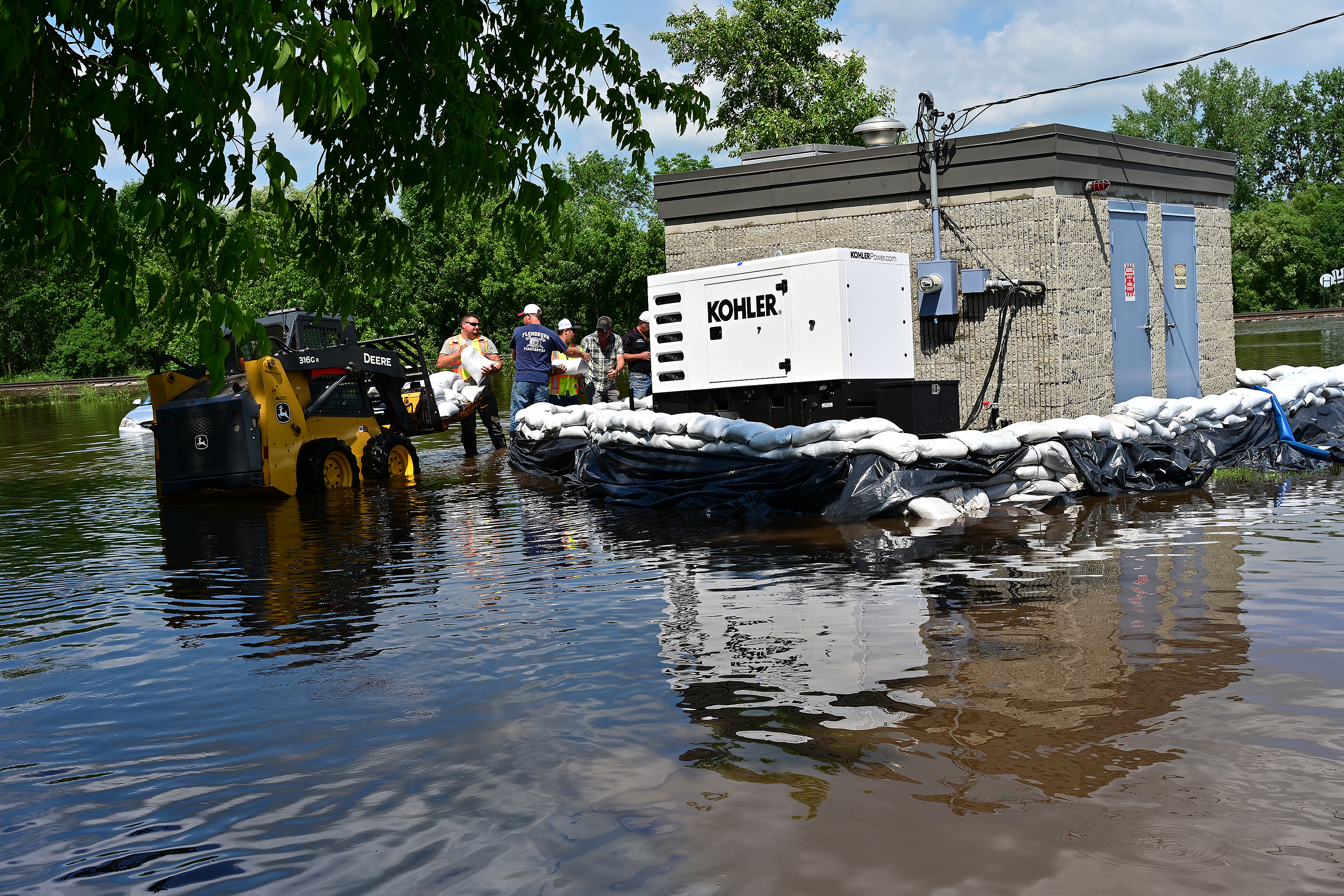 Torrential rain causes city of Randall to flood, forcing evacuations - Vimarsana News