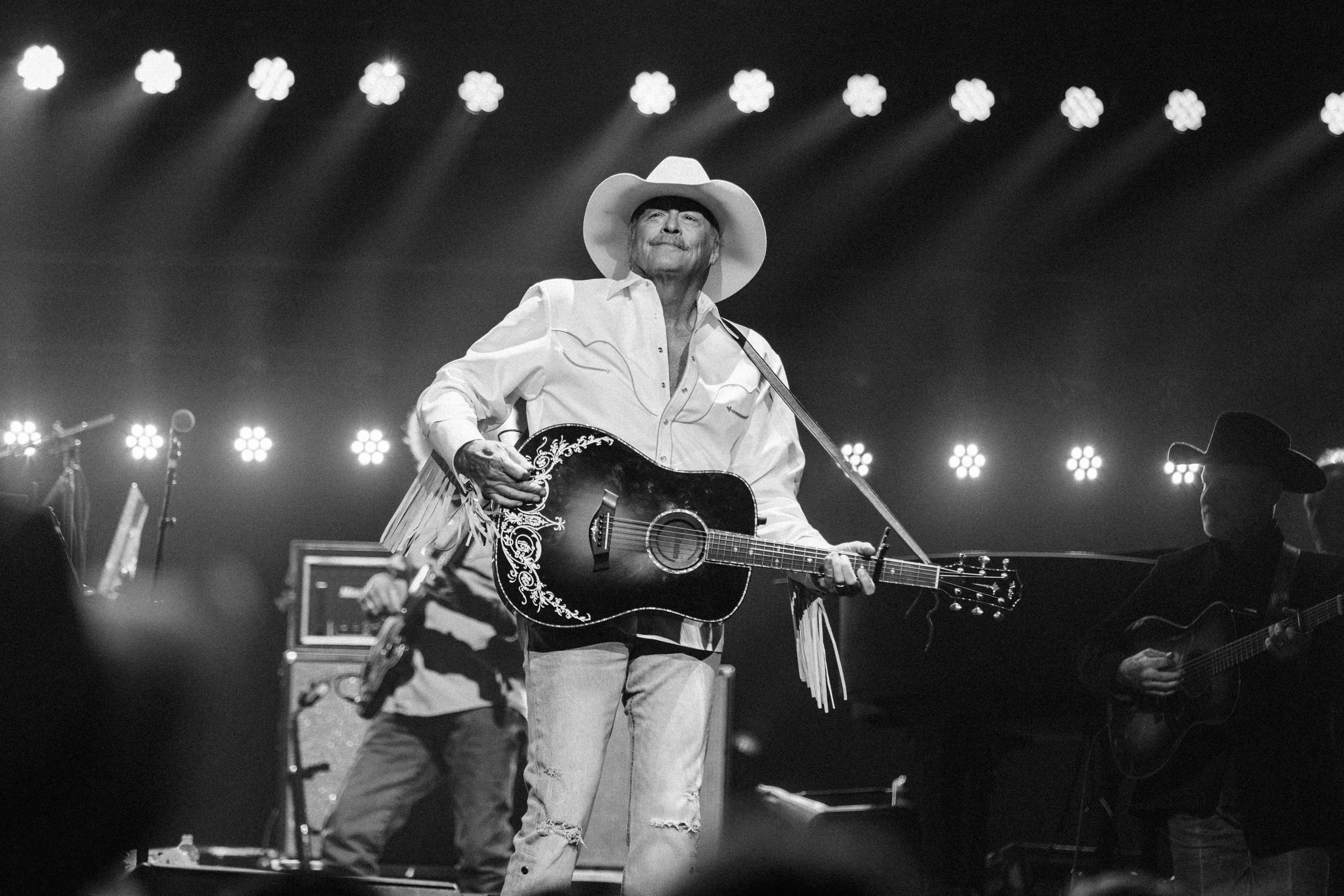 Alerus to host country music legend Alan Jackson on Saturday - Vimarsana News