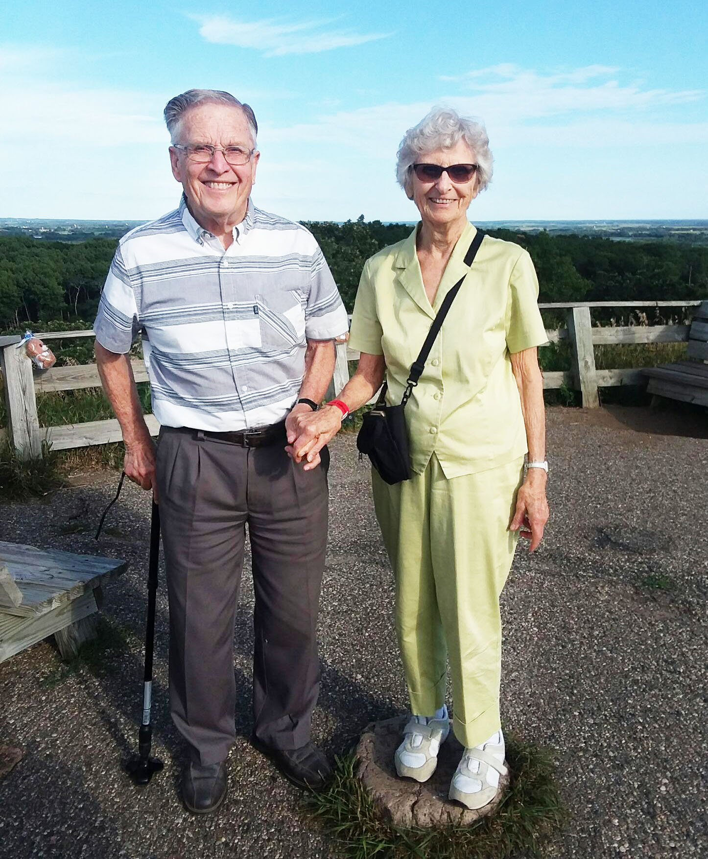 Kensington raised couple hikes Inspiration Peak to relive marriage proposal 68 years later - Vimarsana News