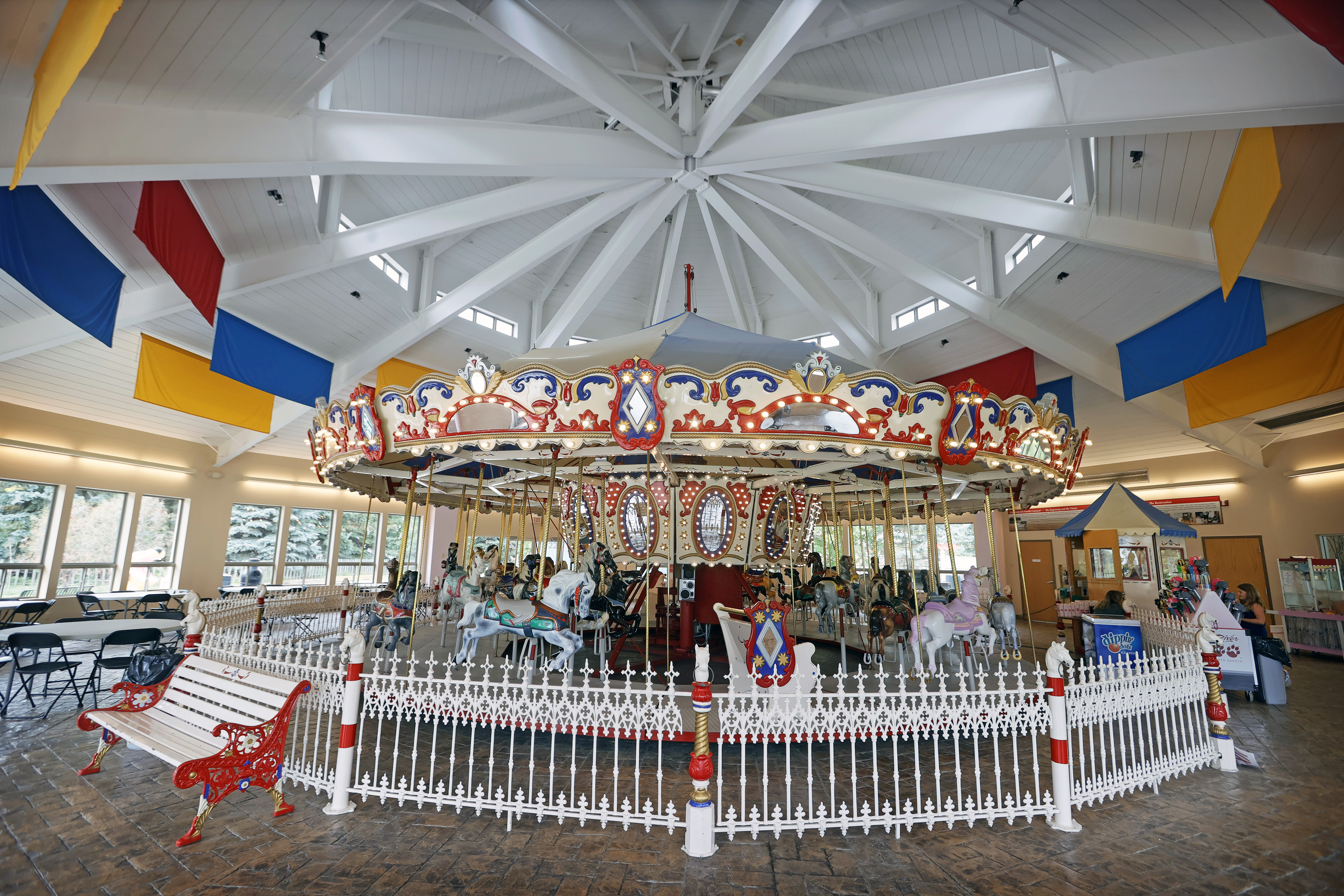 After major carousel breakdown, Red River Zoo officials hope to be back in the saddle soon - Vimarsana News