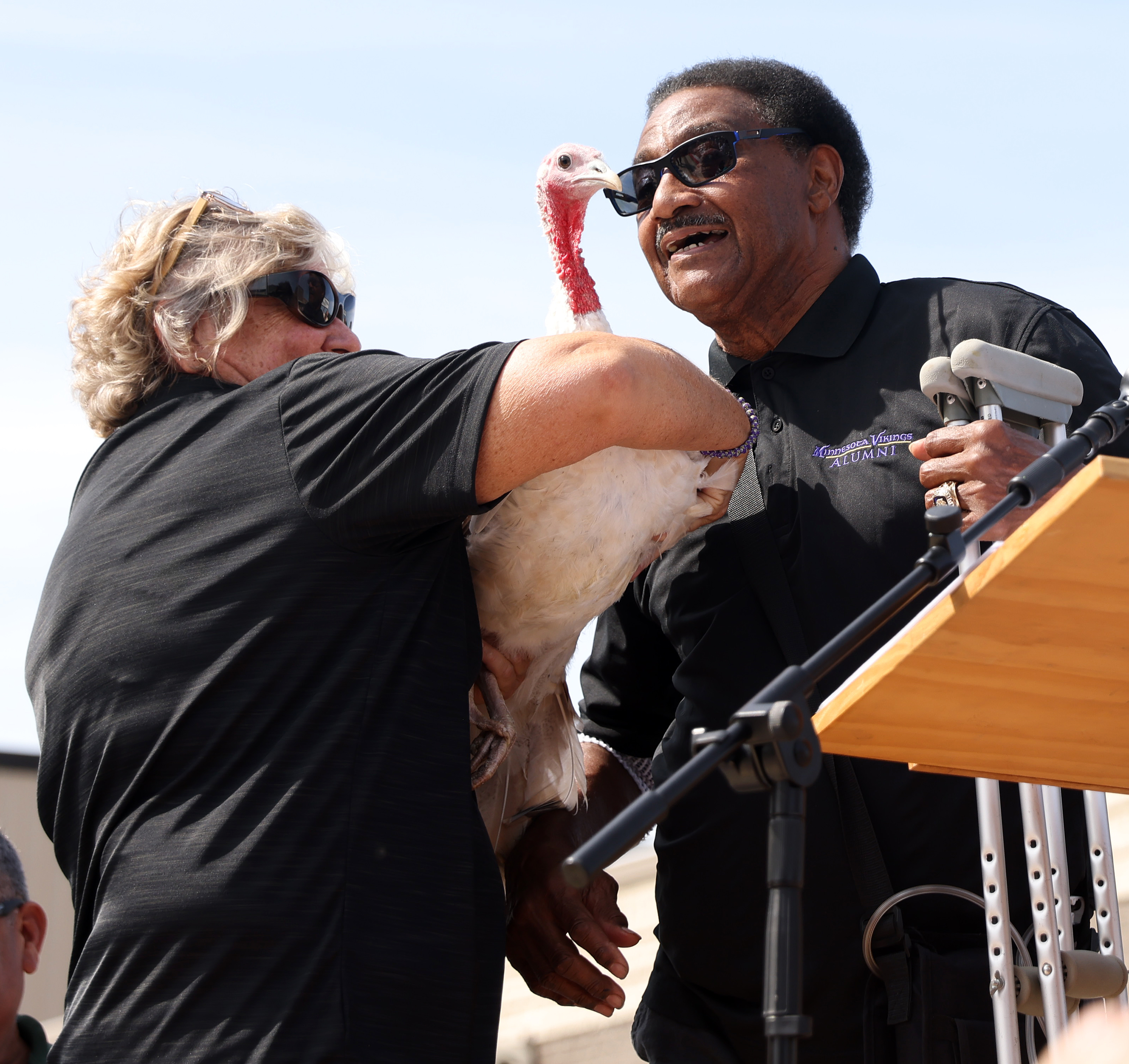 King Turkey Day speaker Chuck Foreman delights crowd, many of whom were clad in Vikings purple - Vimarsana News