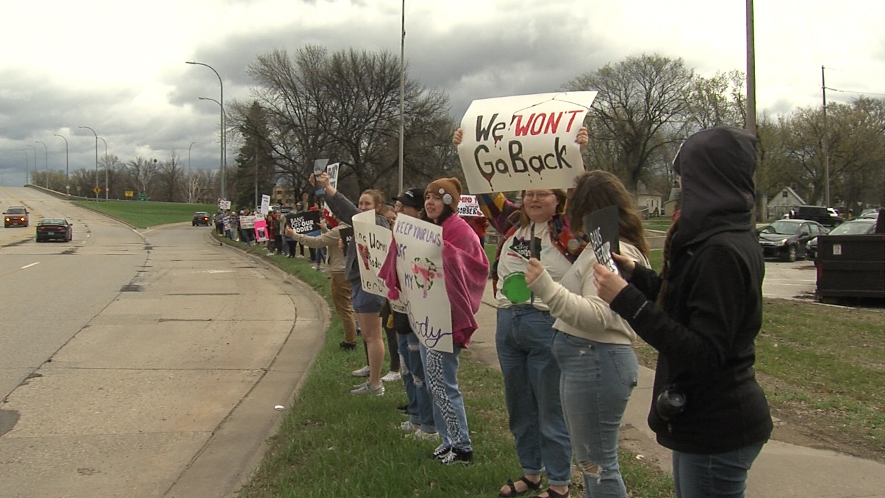 Grand Forks protesters show support for abortion rights - Vimarsana News