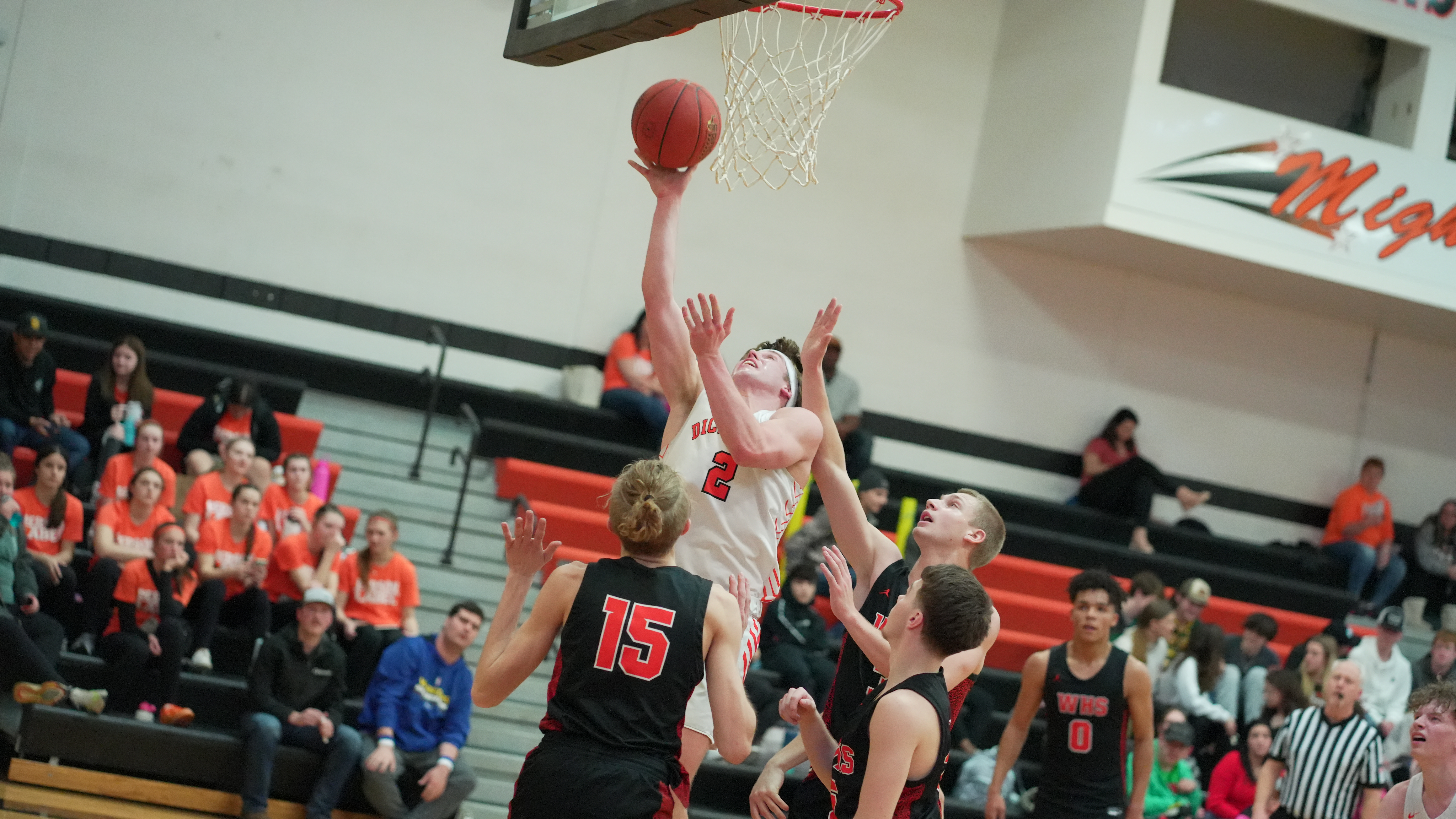 Dickinson suffers heartbreaking 2-point loss to Williston in upset - Vimarsana News