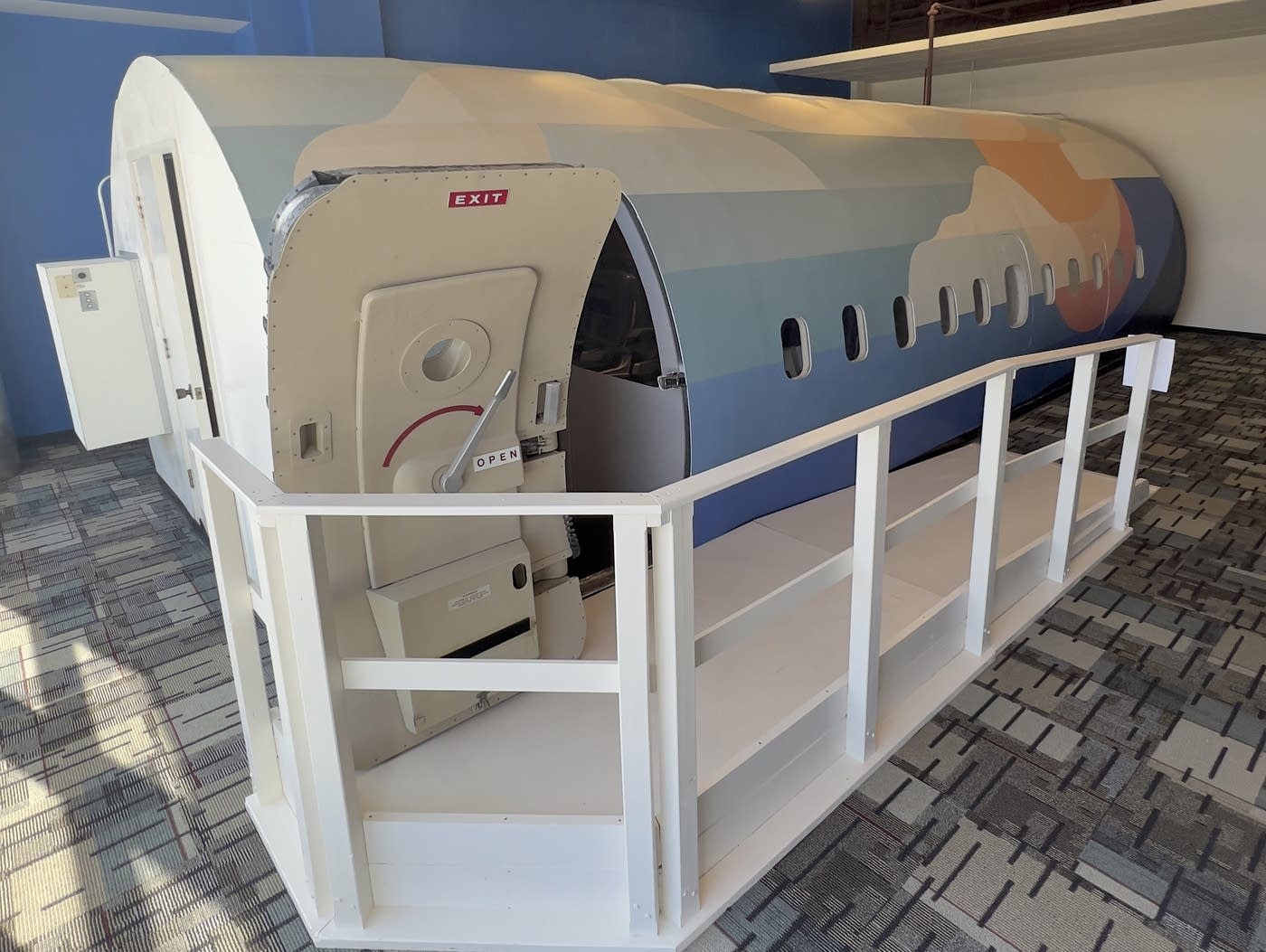 Twin Cities airport installs mock aircraft cabin to help travelers gain confidence - Vimarsana News