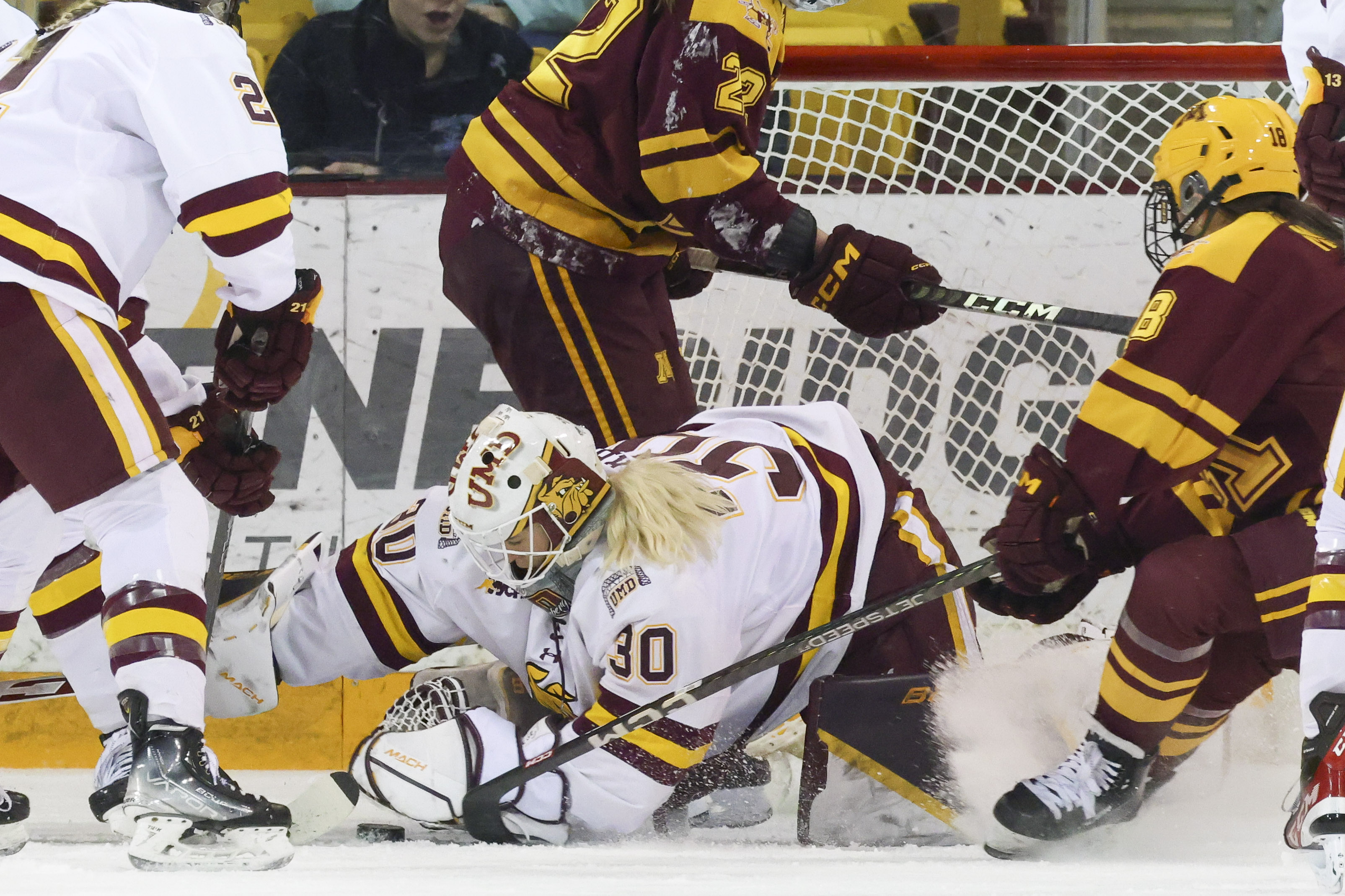 Bulldogs don't respond to costly turnover, fall 3-1 to Minnesota - Vimarsana News