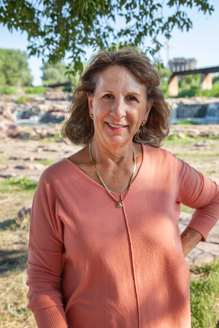 Sioux Falls author of historical romance to speak in Worthington - Vimarsana News