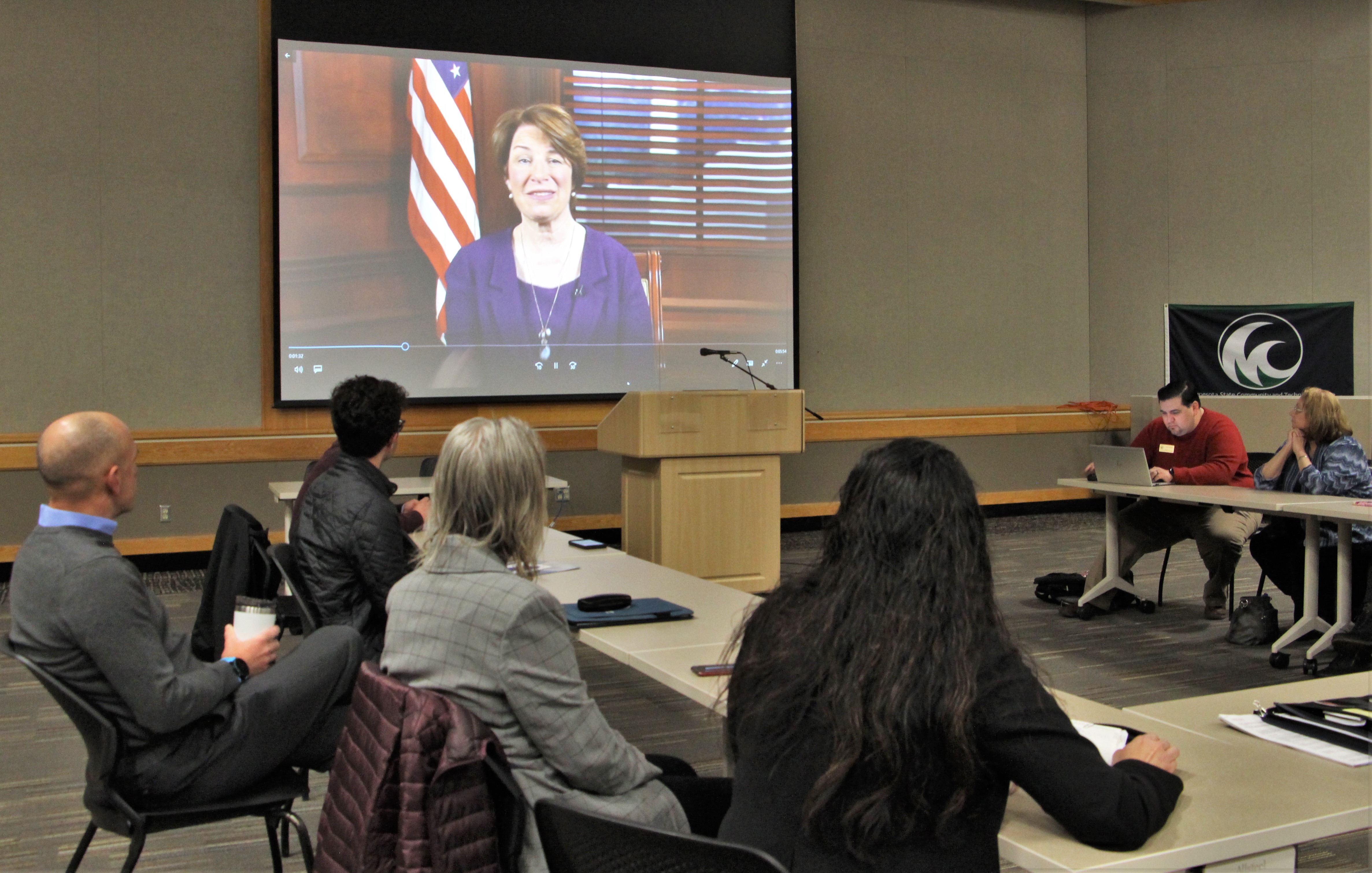 Sen. Klobuchar's outreach staff conducts workforce listening session with DL stakeholders - Vimarsana News
