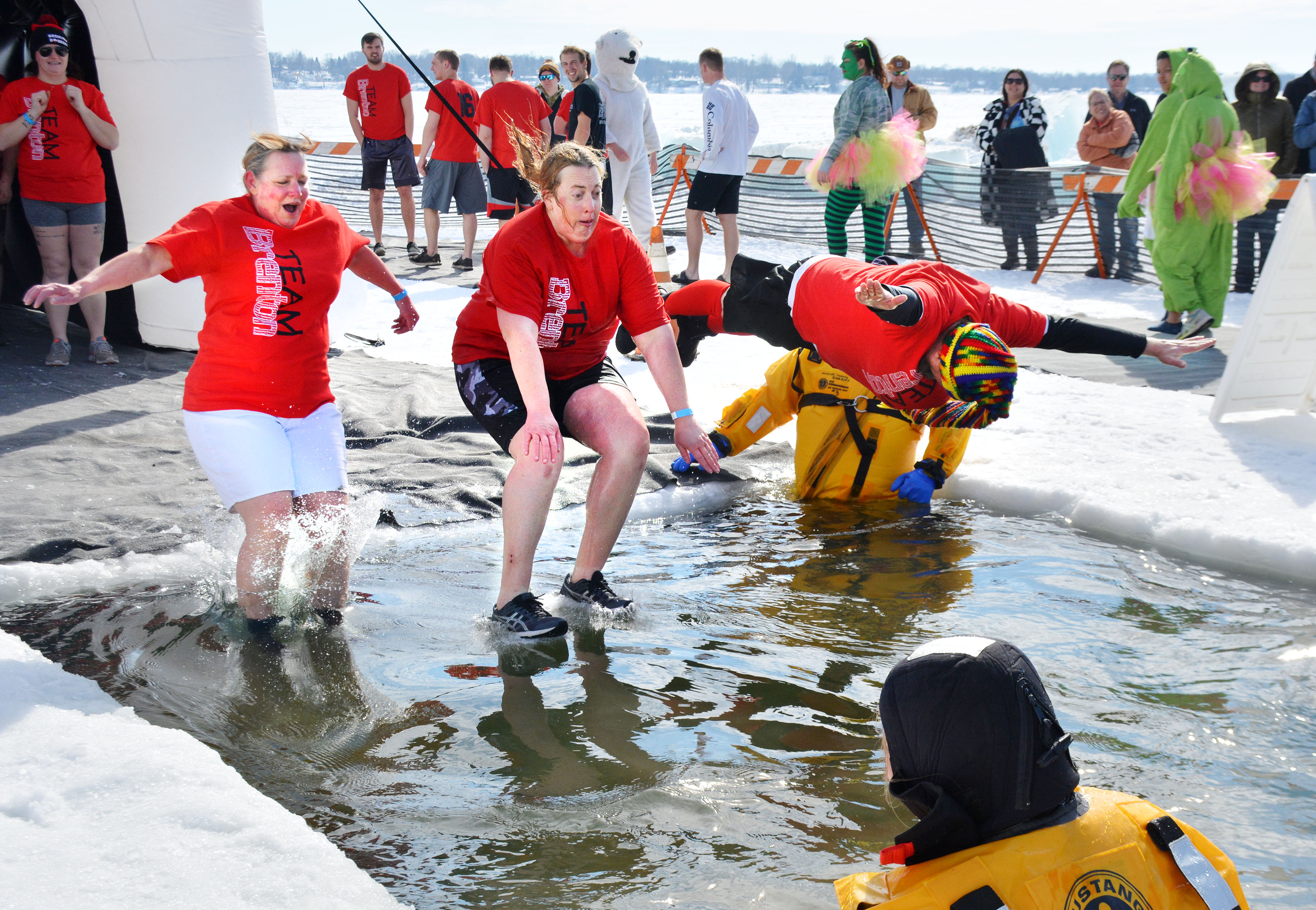 More than 180 jump into icy Lake Darling during Alexandria Polar Plunge w/photo gallery - Vimarsana News