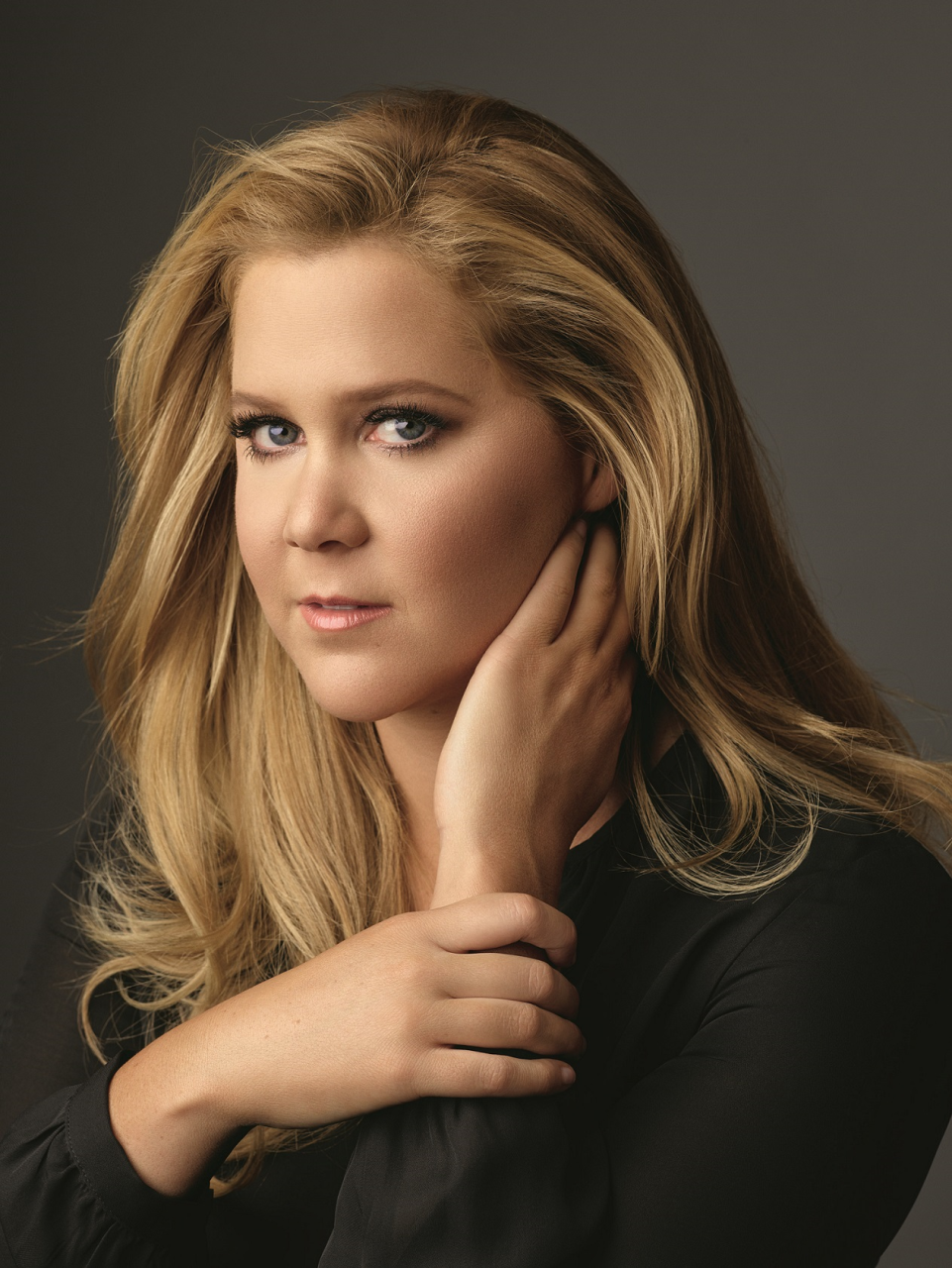 Hold the phones! Amy Schumer is bringing her stand-up show to Moorhead this week - Vimarsana News
