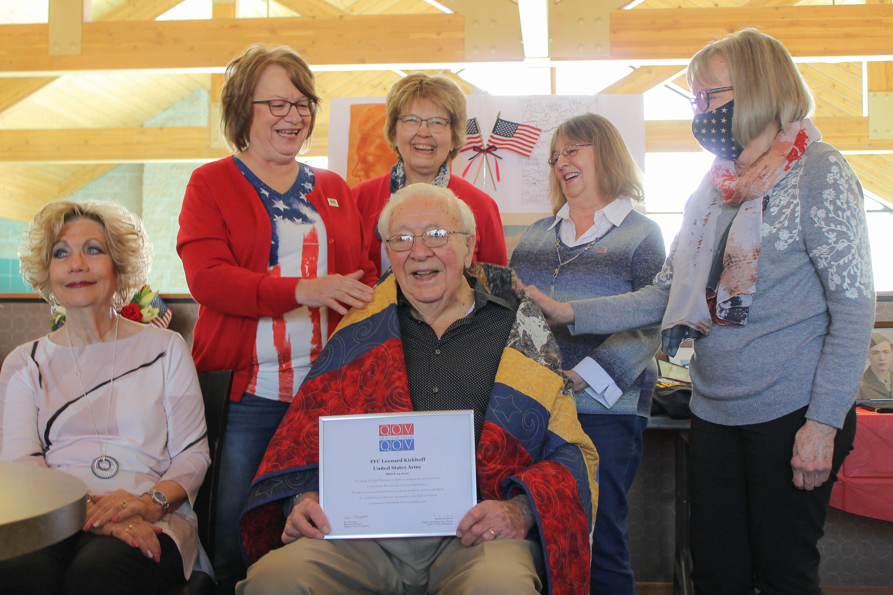 Fargo WWII veteran awarded Quilt of Valor - Vimarsana News