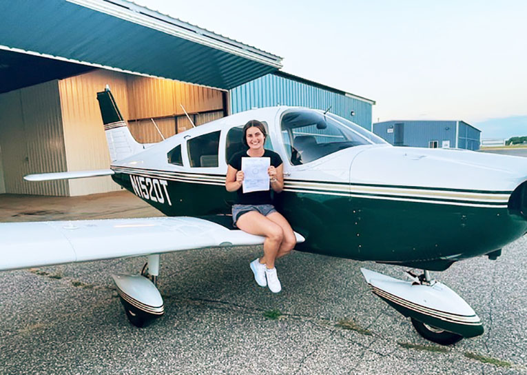 Minnesota woman becomes her family's fourth-generation pilot - Vimarsana News