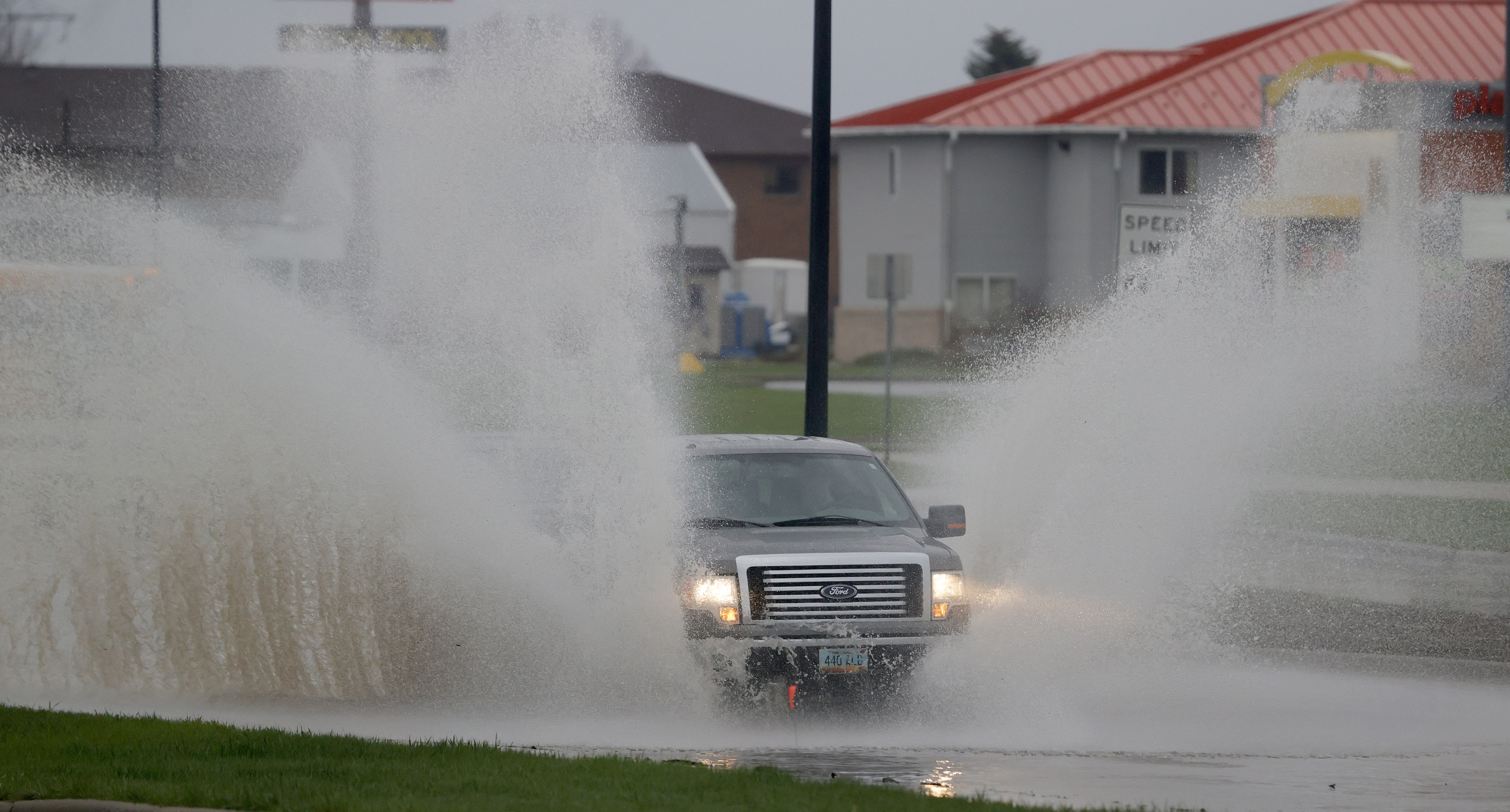 Overland flooding to spread north of West Fargo to Harwood, threatening rural subdivisions - Vimarsana News