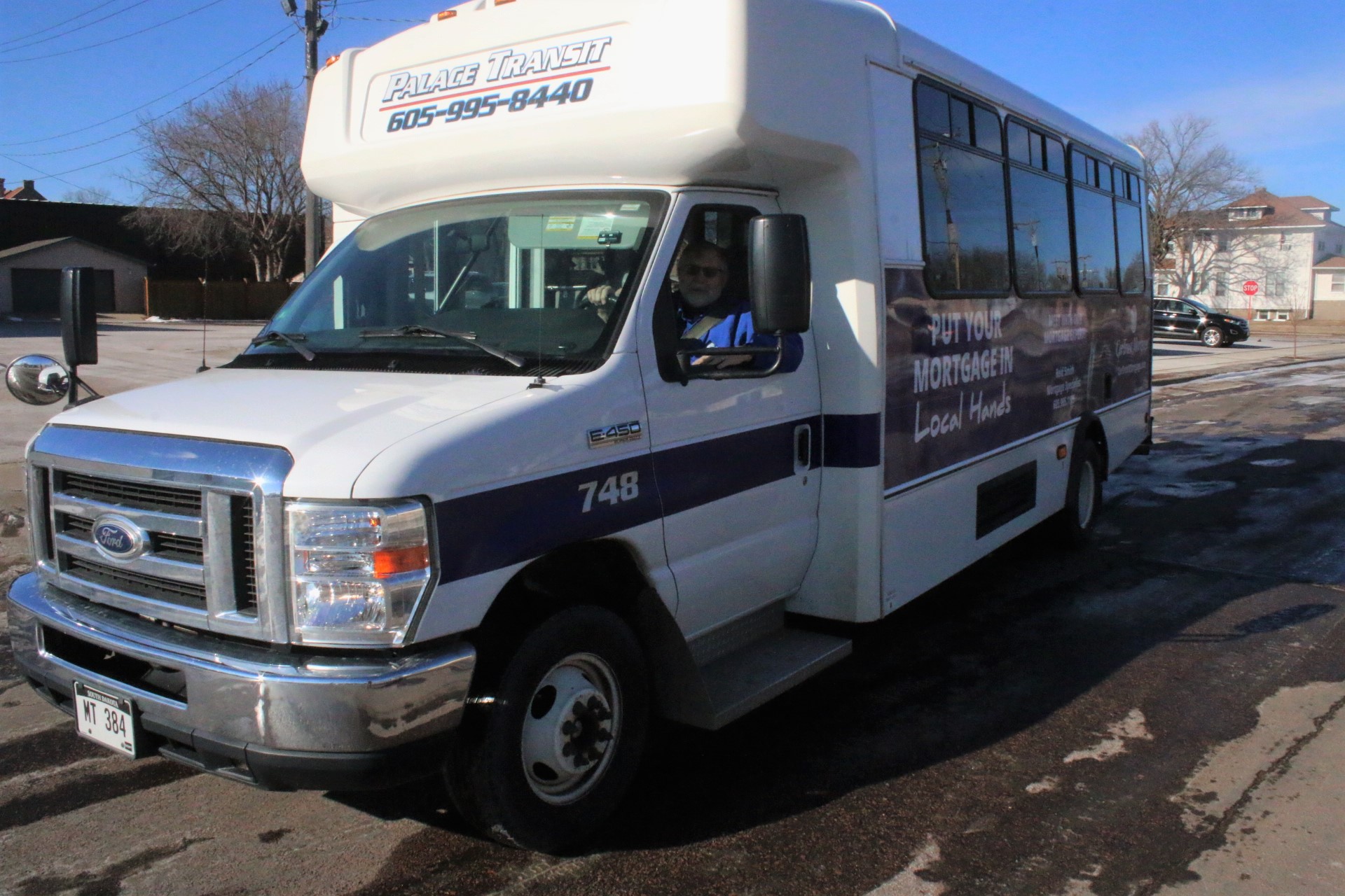 Palace Transit to add two part-time drivers to handle surge in ridership amid Mitchell's taxi woes - Vimarsana News