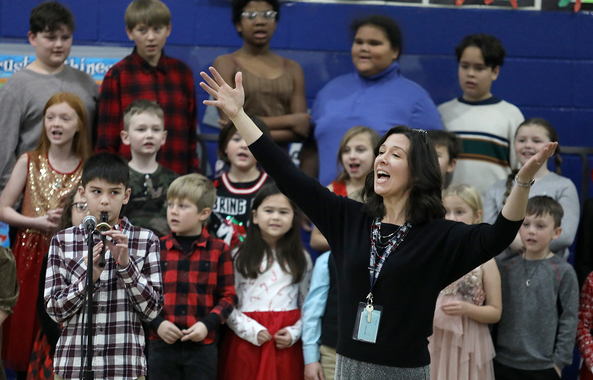 Photos: Snow can't stop the Great Lakes Elementary Winter Sing Along - Vimarsana News