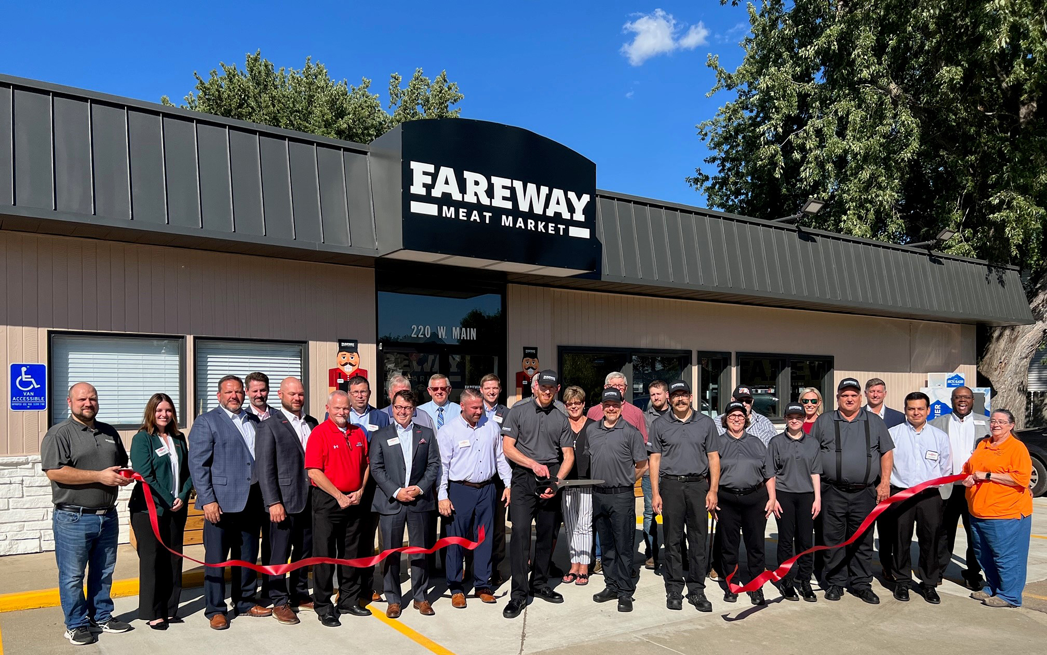 Fareway Meat Market opens in Luverne - Vimarsana News