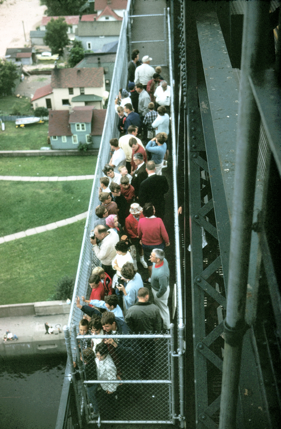 Northlandia: Once upon a time, you could ride Aerial Lift Bridge for quarter - Vimarsana News