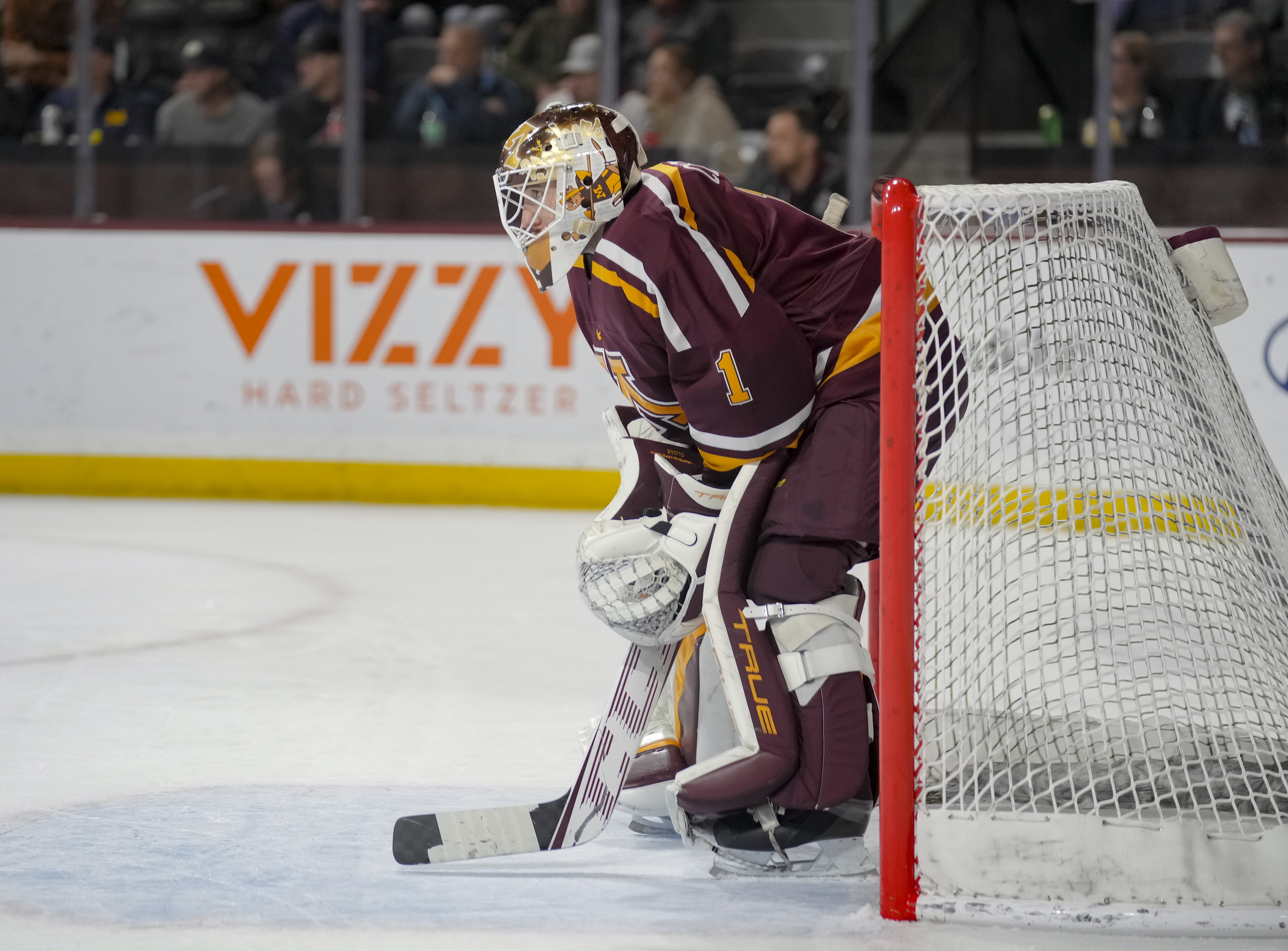 Justen Close shutout is just one highlight as Gophers blow out Michigan State - Vimarsana News