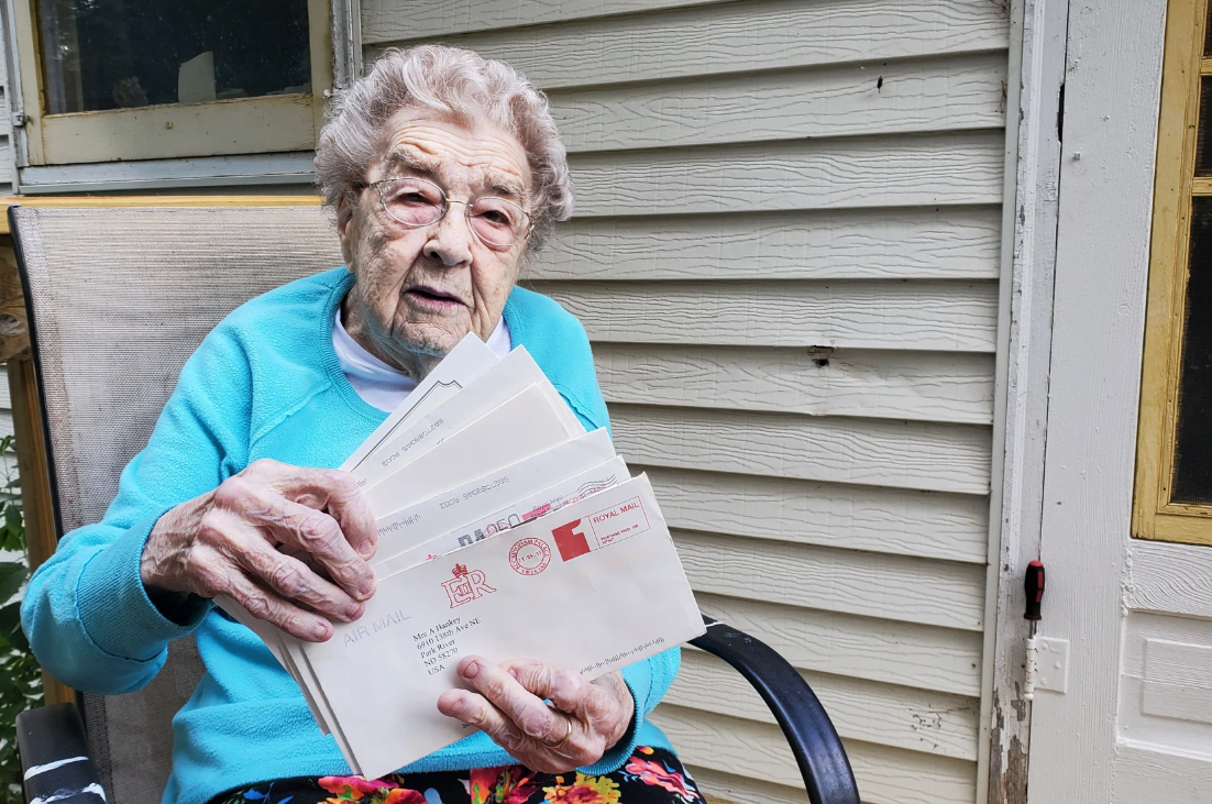 North Dakota woman who exchanged birthday cards with Queen Elizabeth II dies at 96 - Vimarsana News
