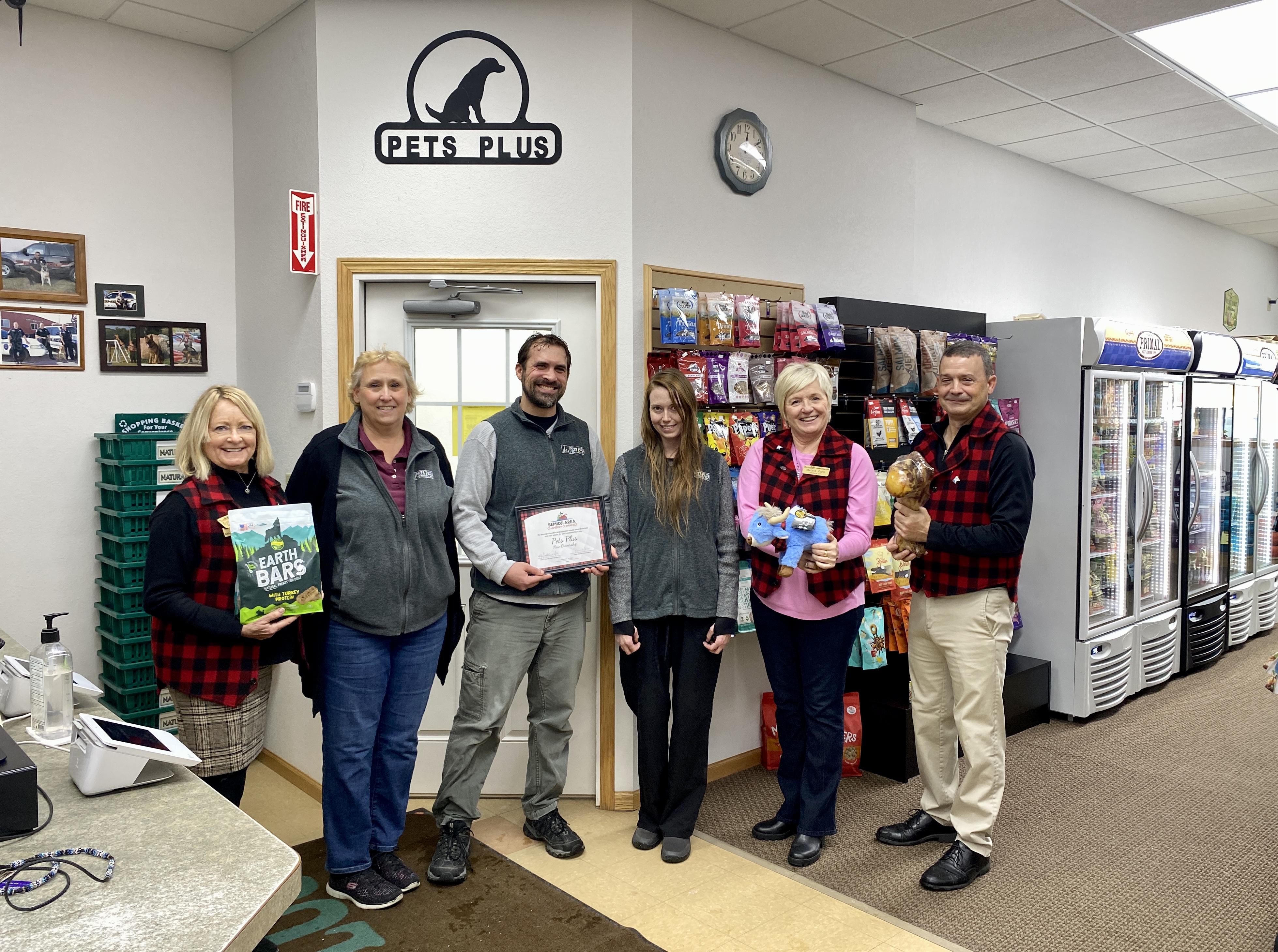 Bemidji Chamber congratulates new owner of Pets Plus - Vimarsana News