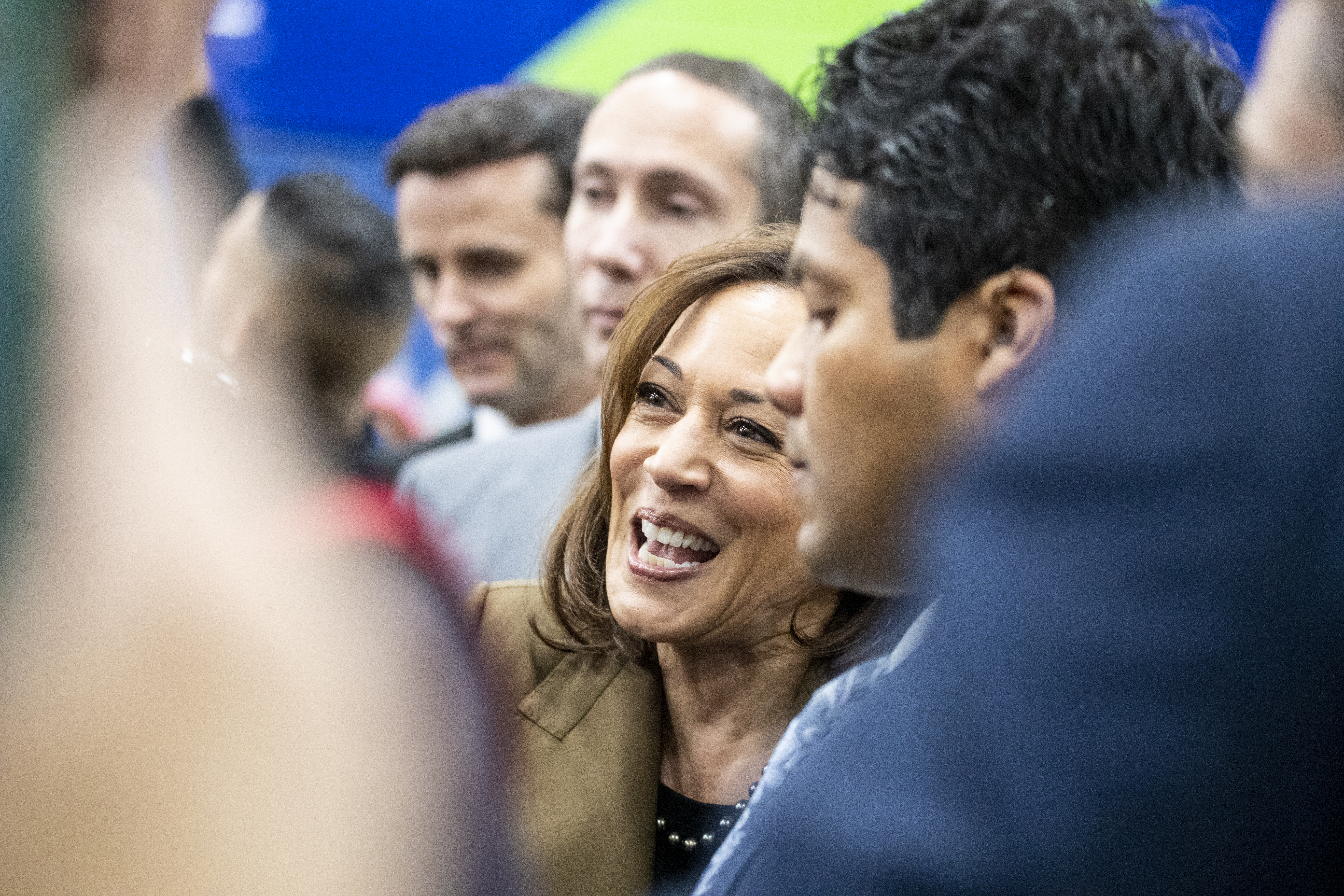In St. Cloud, Vice President Kamala Harris thanks workers making electric buses - Vimarsana News