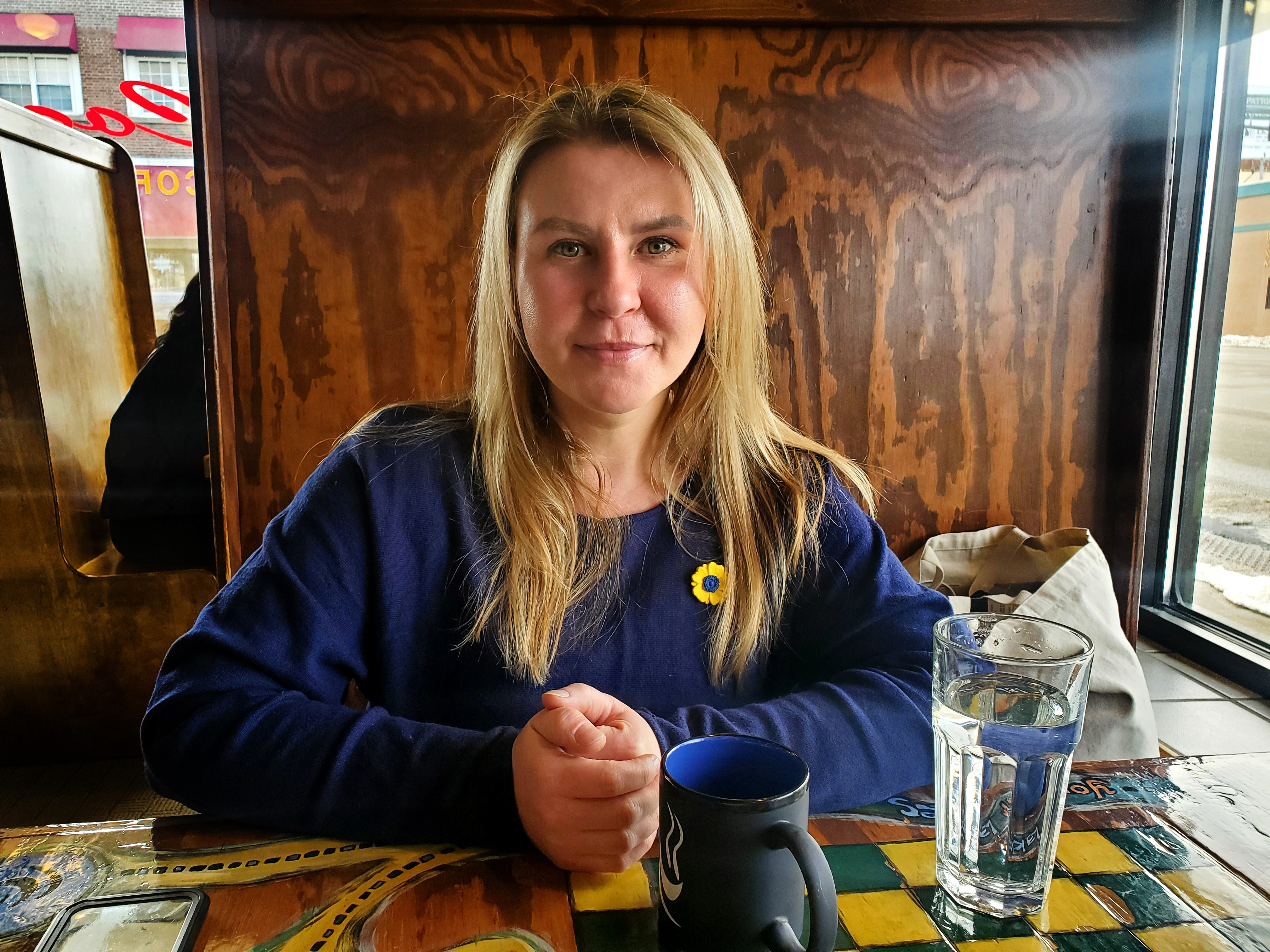 Ukrainian woman in central Minnesota supports family from afar - Vimarsana News