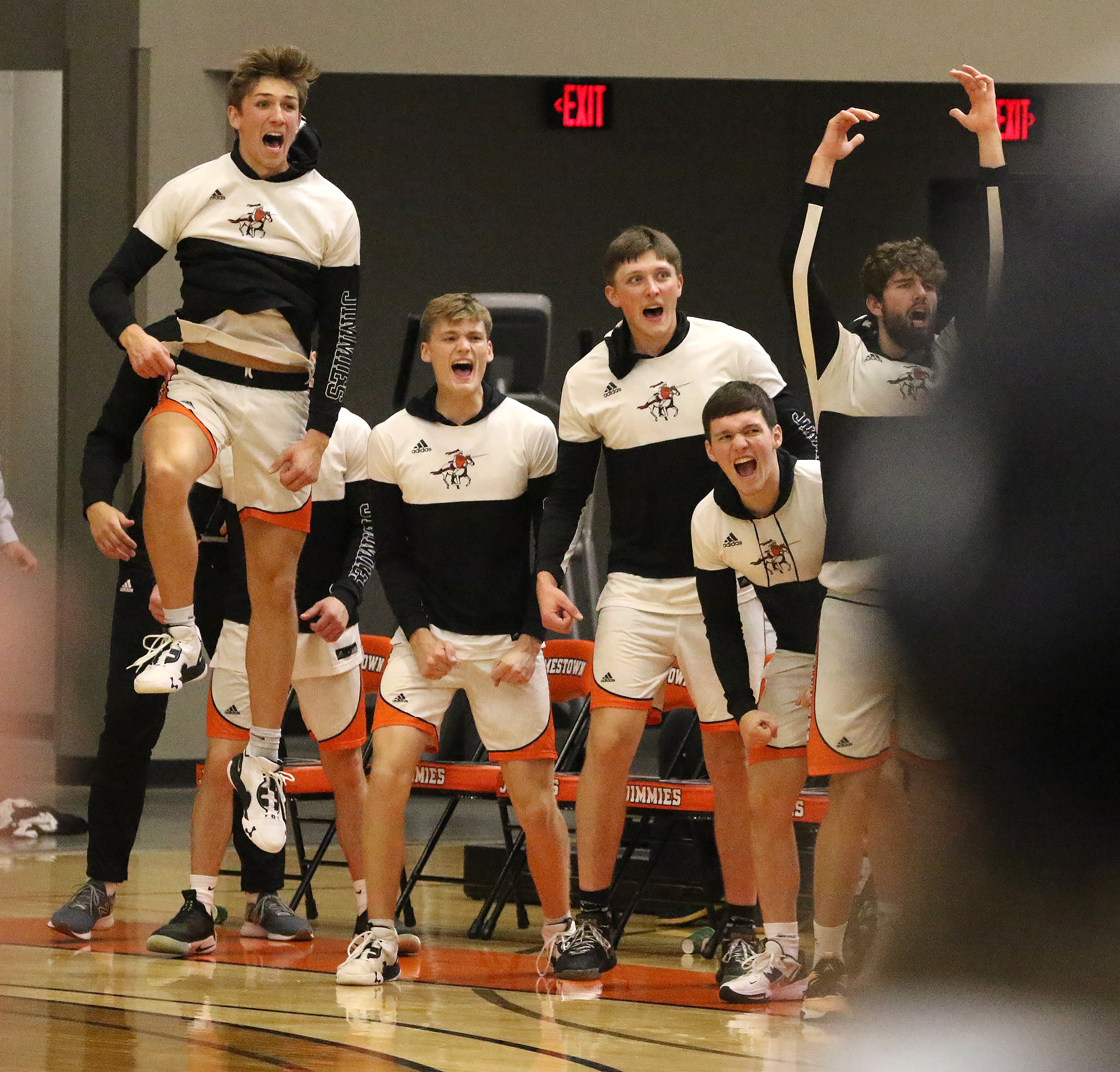 Jimmies men's hoops lockdown defensively in 73-60 win over West Virginia Tech - Vimarsana News