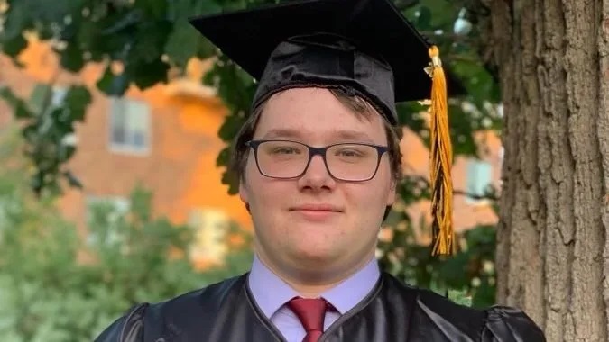 22-year-old's family says he was robbed, fatally shot in St. Paul as he arrived home from work - Vimarsana News