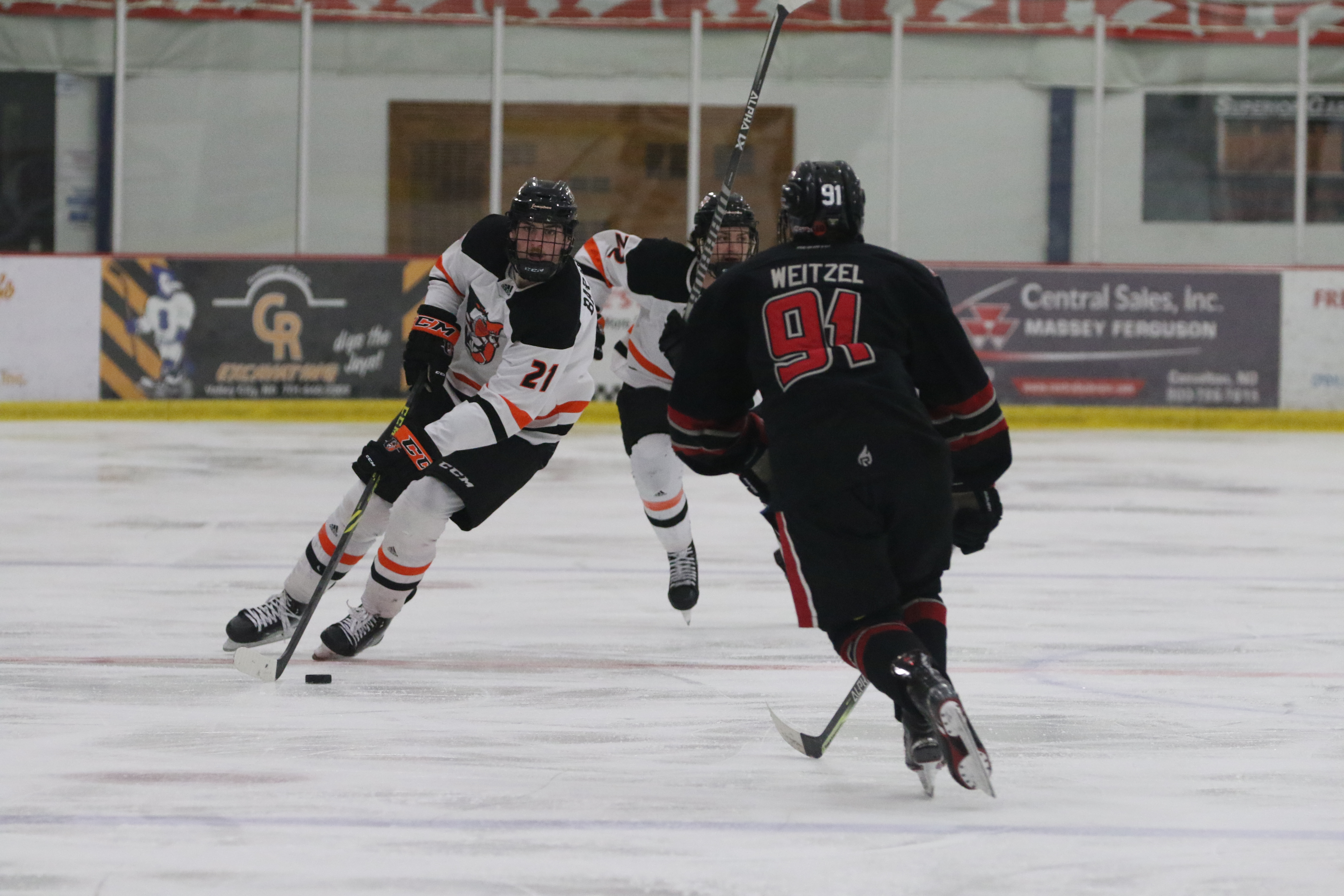 Fresh faces Fortin, Baranesky pace Jimmies hockey scoring - Vimarsana News