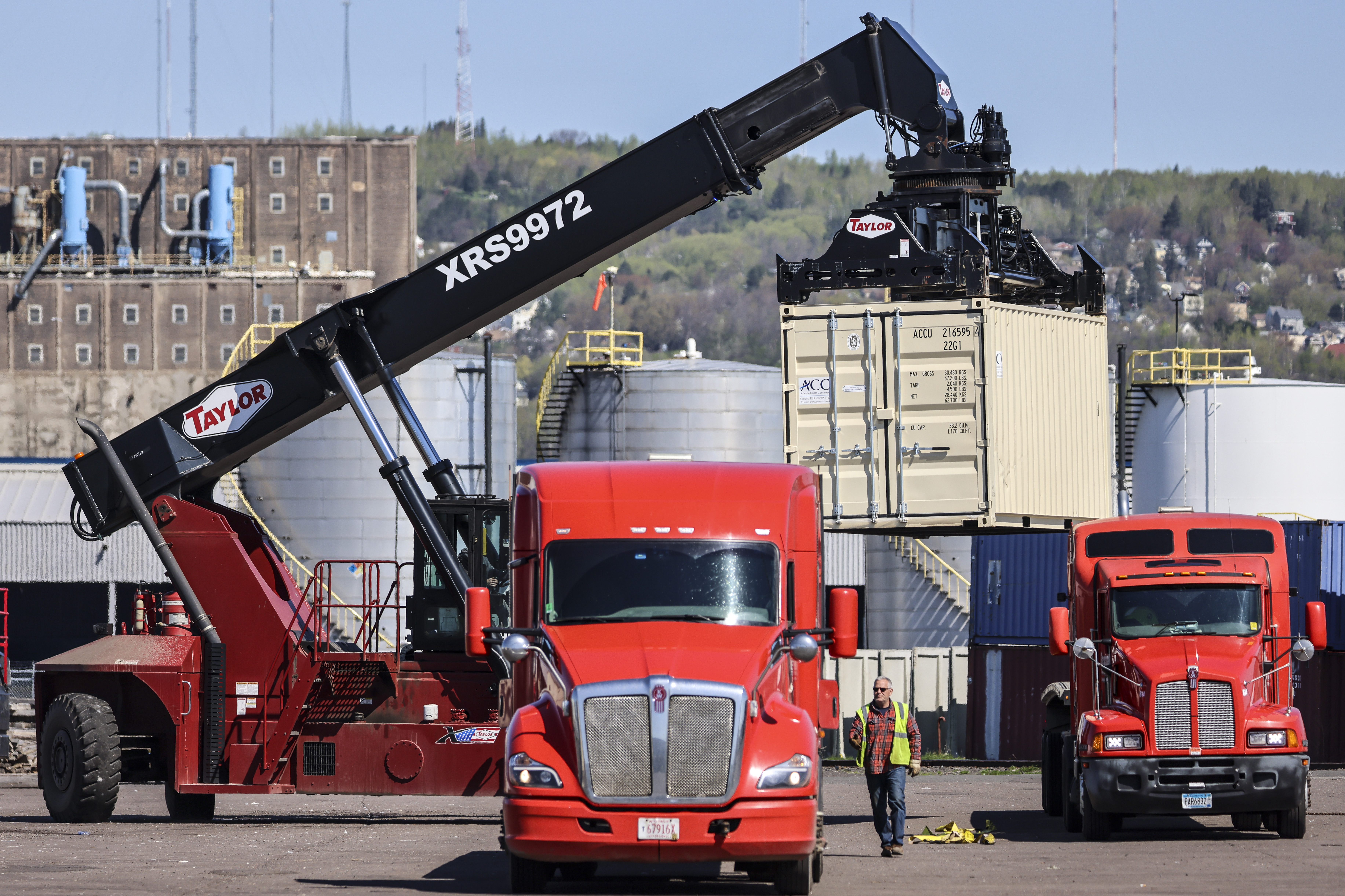 Port of Duluth celebrates historic shipment - Vimarsana News