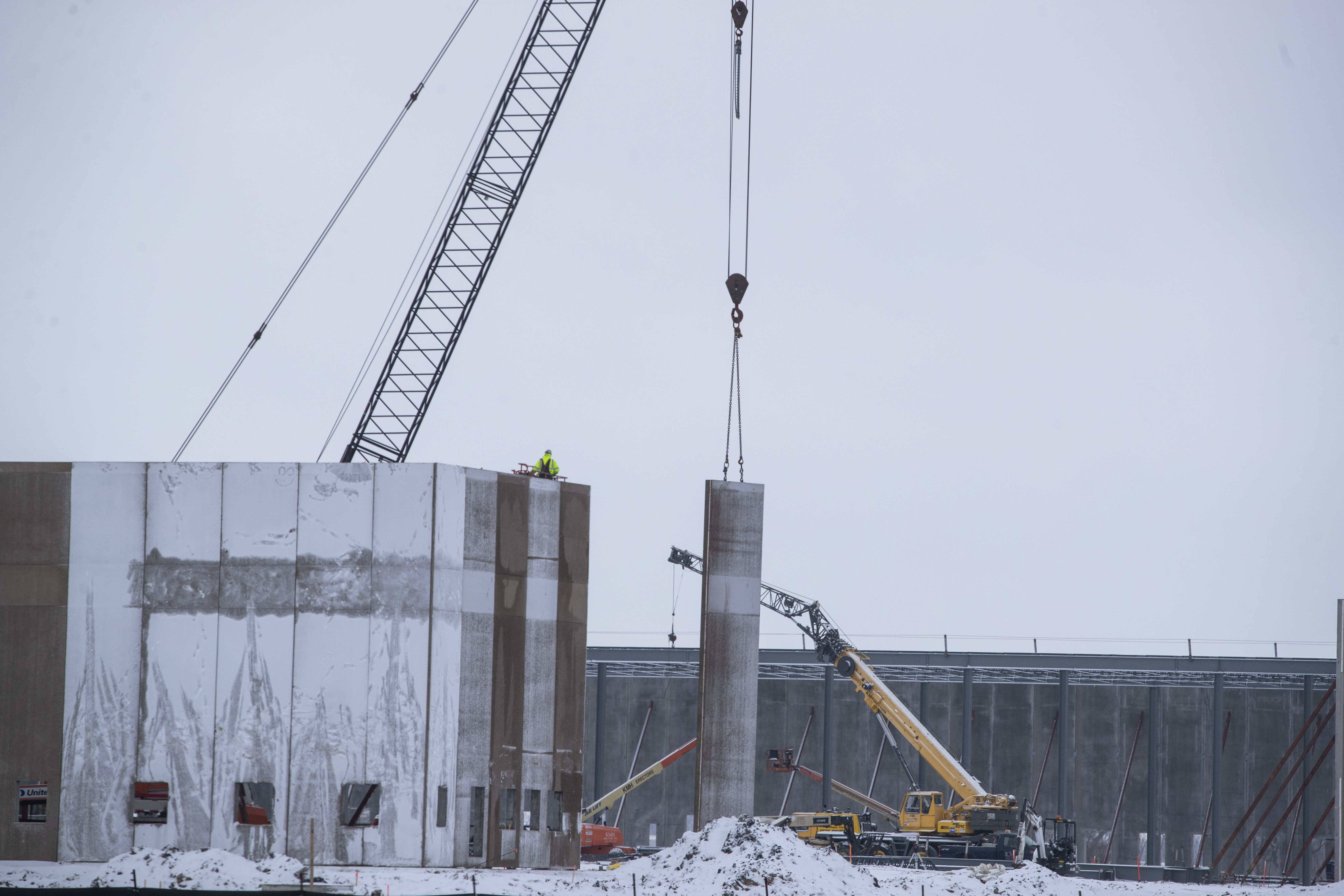 Construction on new FedEx Ground distribution center on target for September completion - Vimarsana News