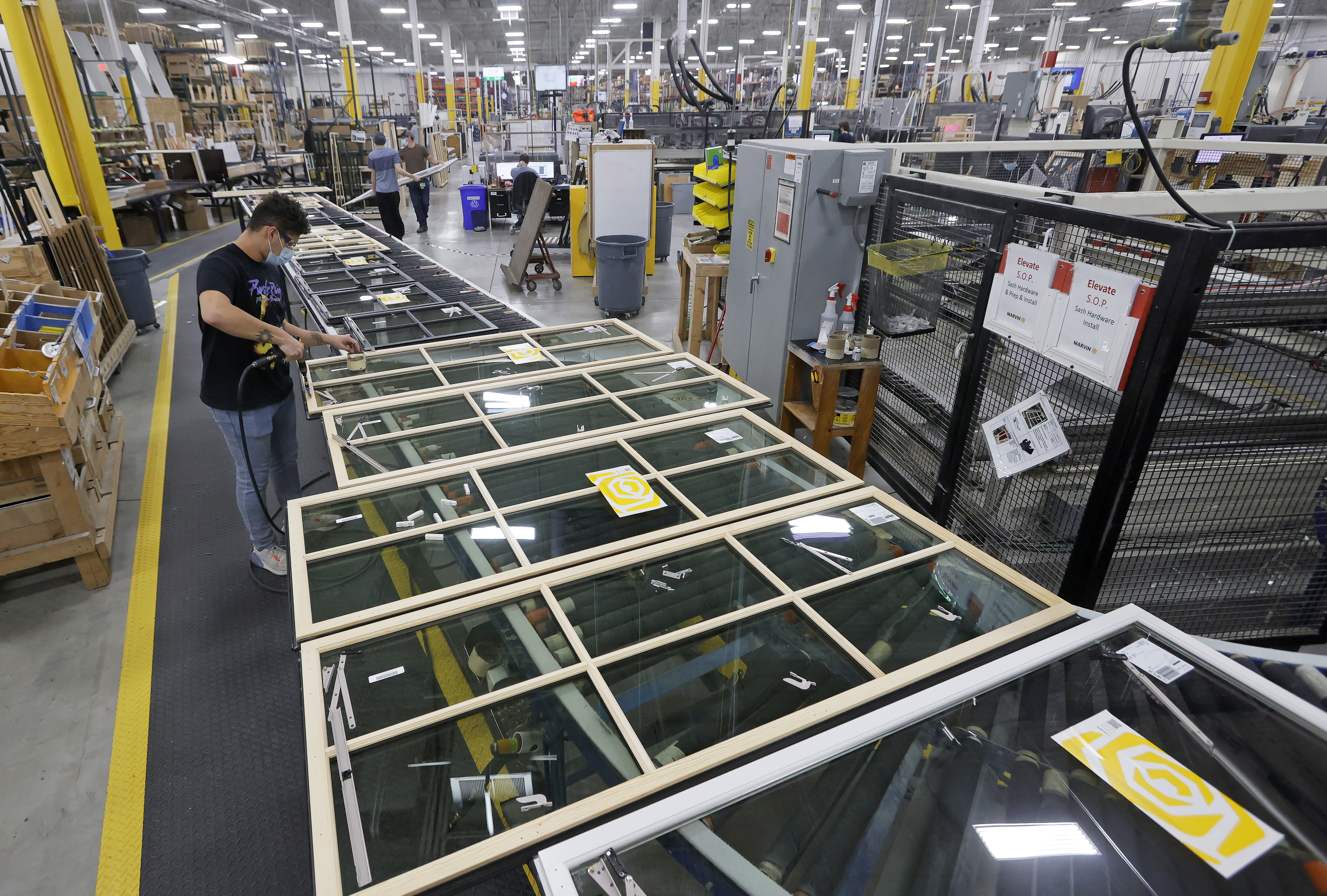 Marvin to build 300,000 square feet of manufacturing, distribution space in Fargo by mid-2022; hikes base pay - Vimarsana News