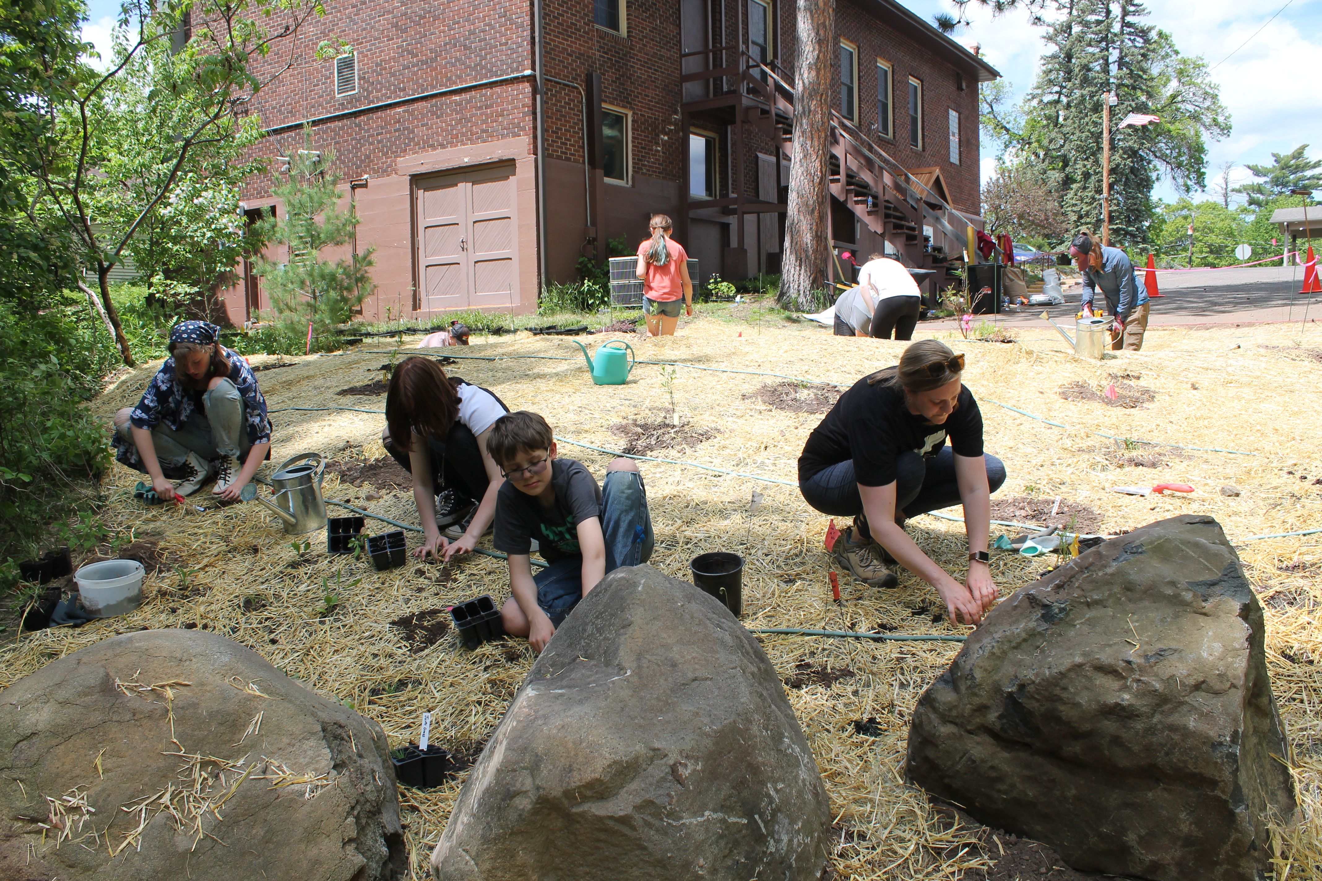 Students revitalize rain garden in Solon Springs - Vimarsana News