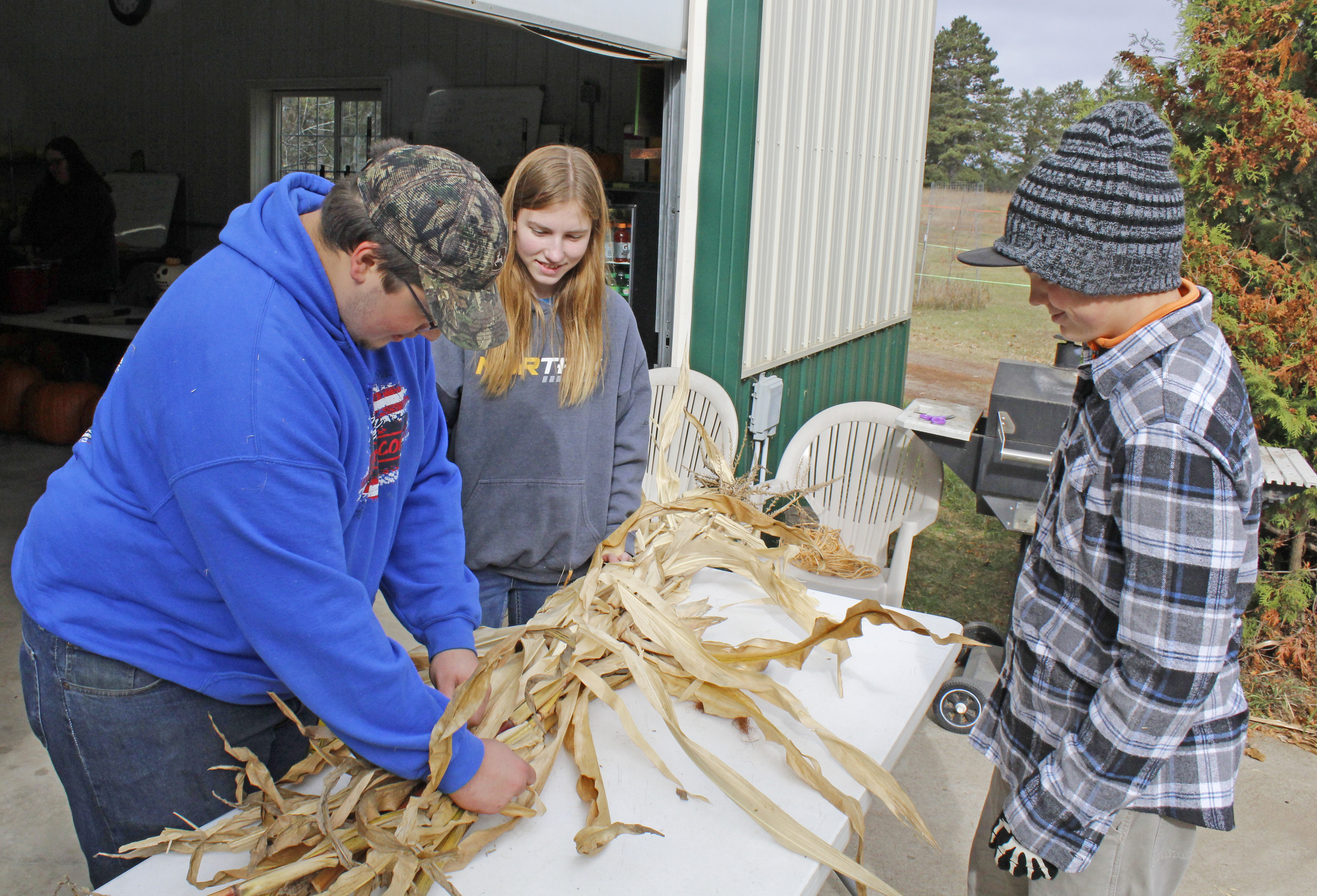 Park Rapids FFA helps out at Pike's Corn Maze - Park Rapids Enterprise | News, weather, sports from Park Rapids Minnesota - Vimarsana News