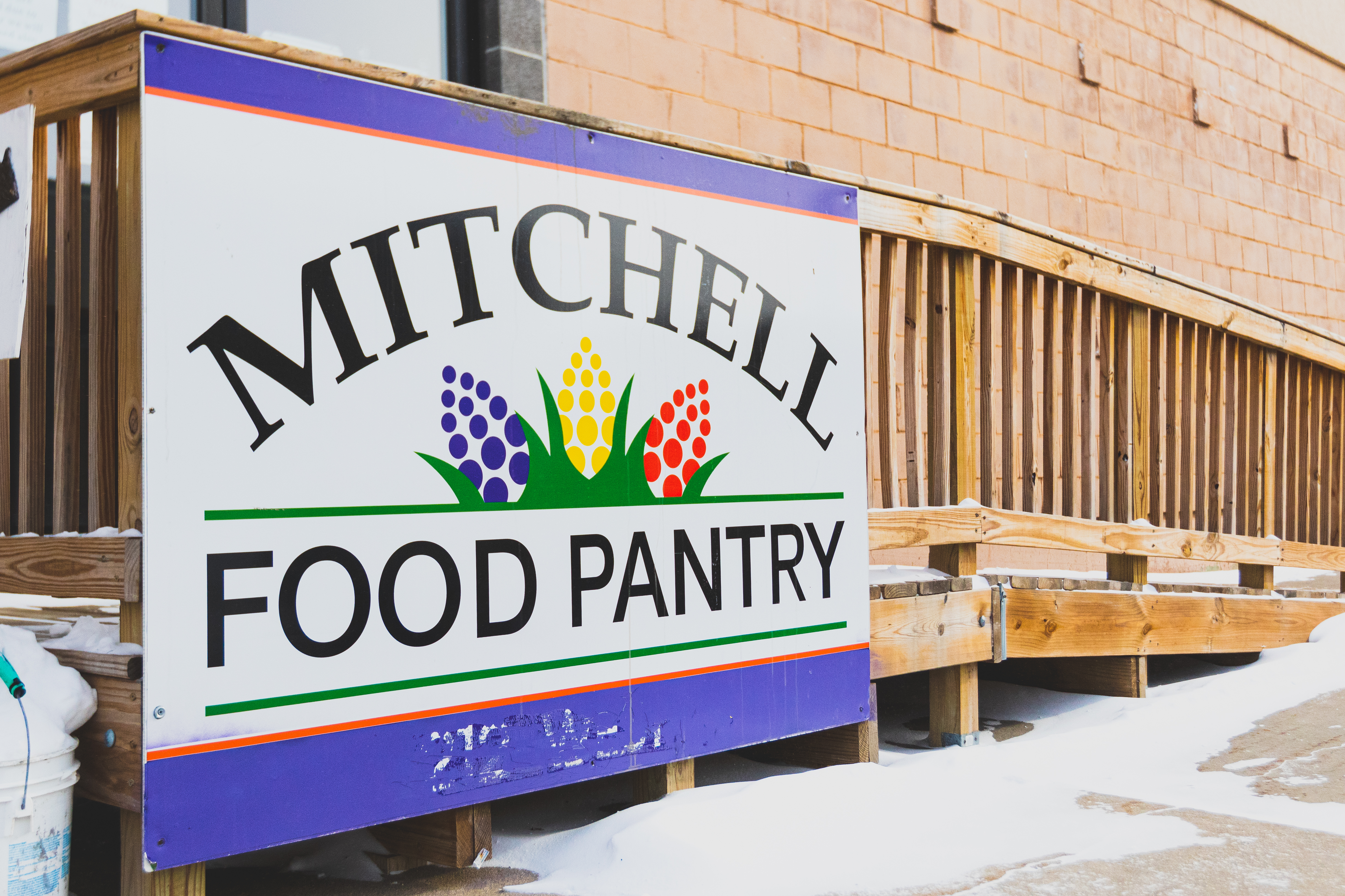 After lull, Christmas season sees return to high usage at Mitchell Food Pantry - Vimarsana News