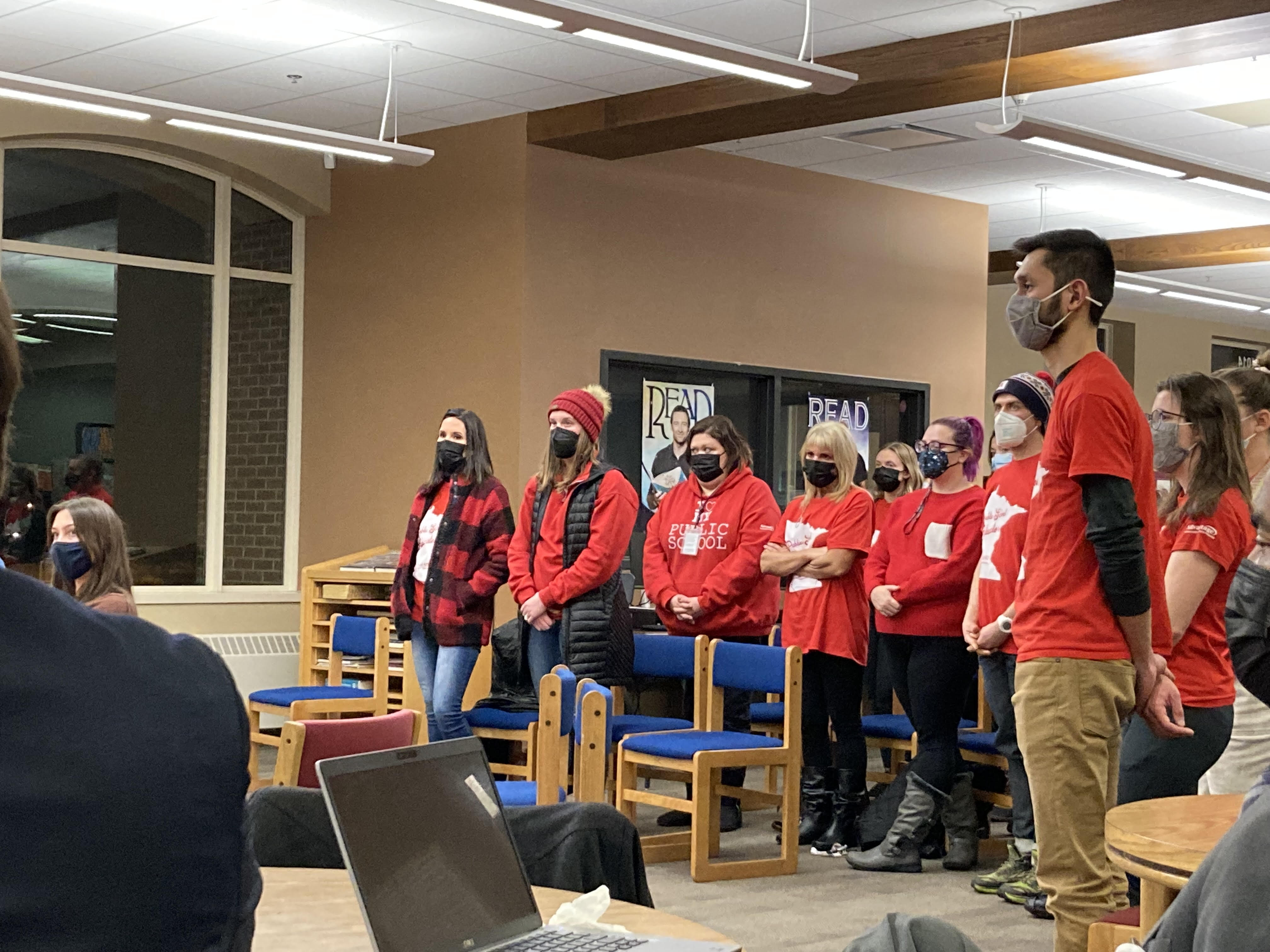Teachers voice negotiation concerns with Duluth School Board - Vimarsana News