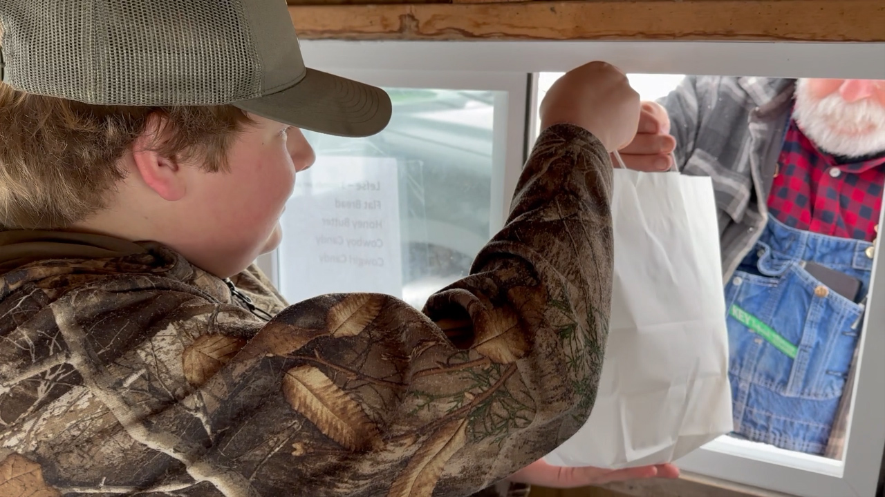 Minnesota farm family turns deer stand into lefse drive-thru - Vimarsana News
