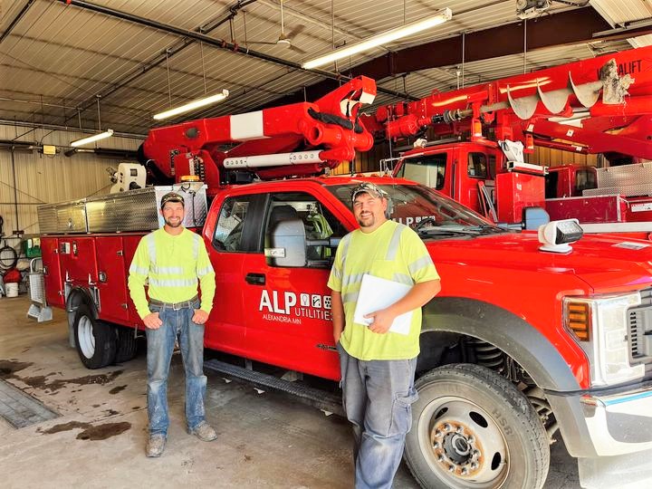 Alexandria Light and Power employees are assisting with power outages in Florida after Hurricane Ian - Vimarsana News