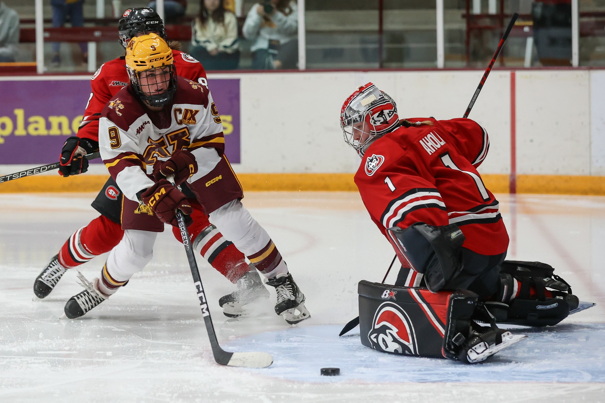 WCHA Notebook: Minnesota falls in the polls after upset loss to Yale - Vimarsana News