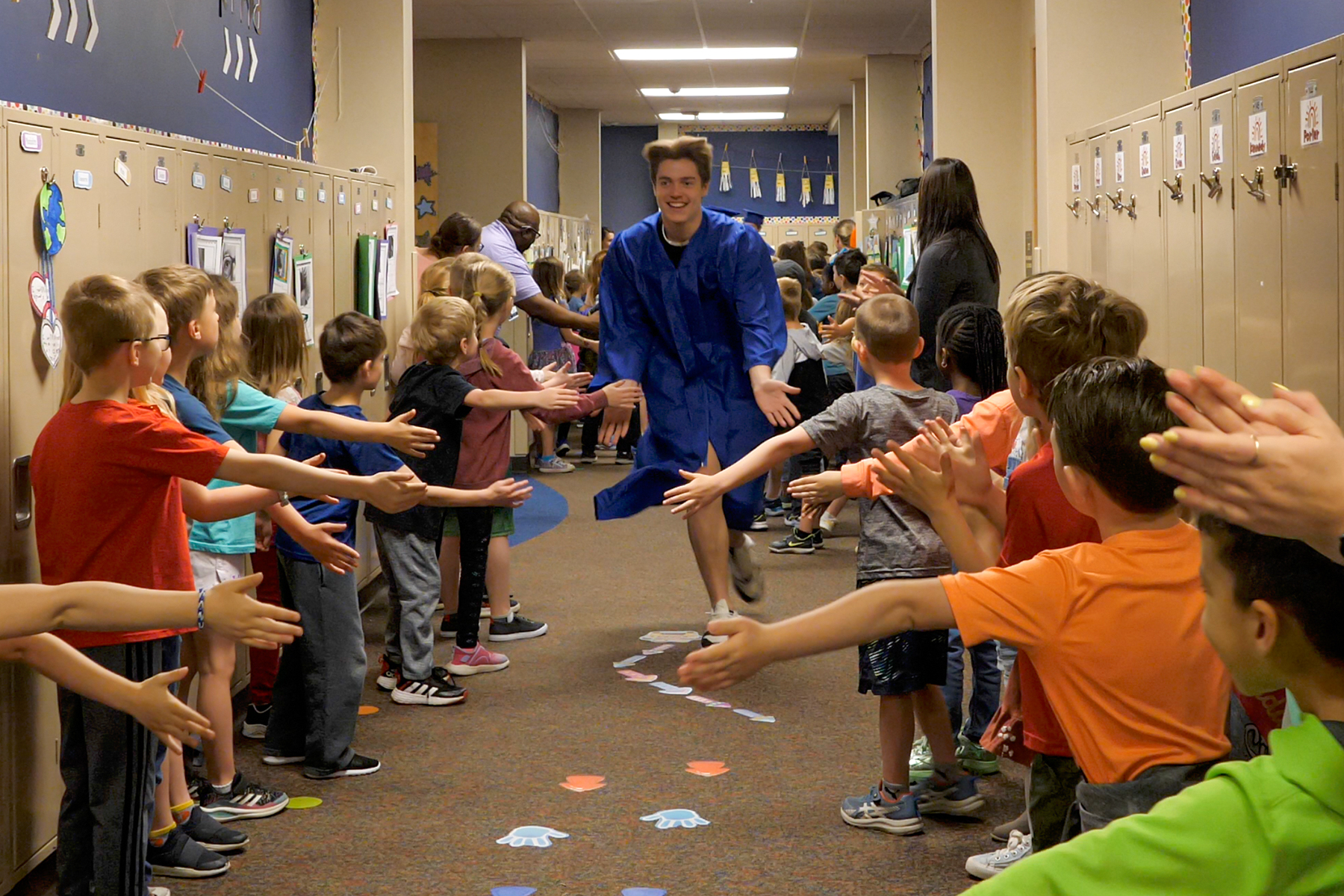 Watch: West Fargo high school seniors walk the halls of their elementary schools - Vimarsana News