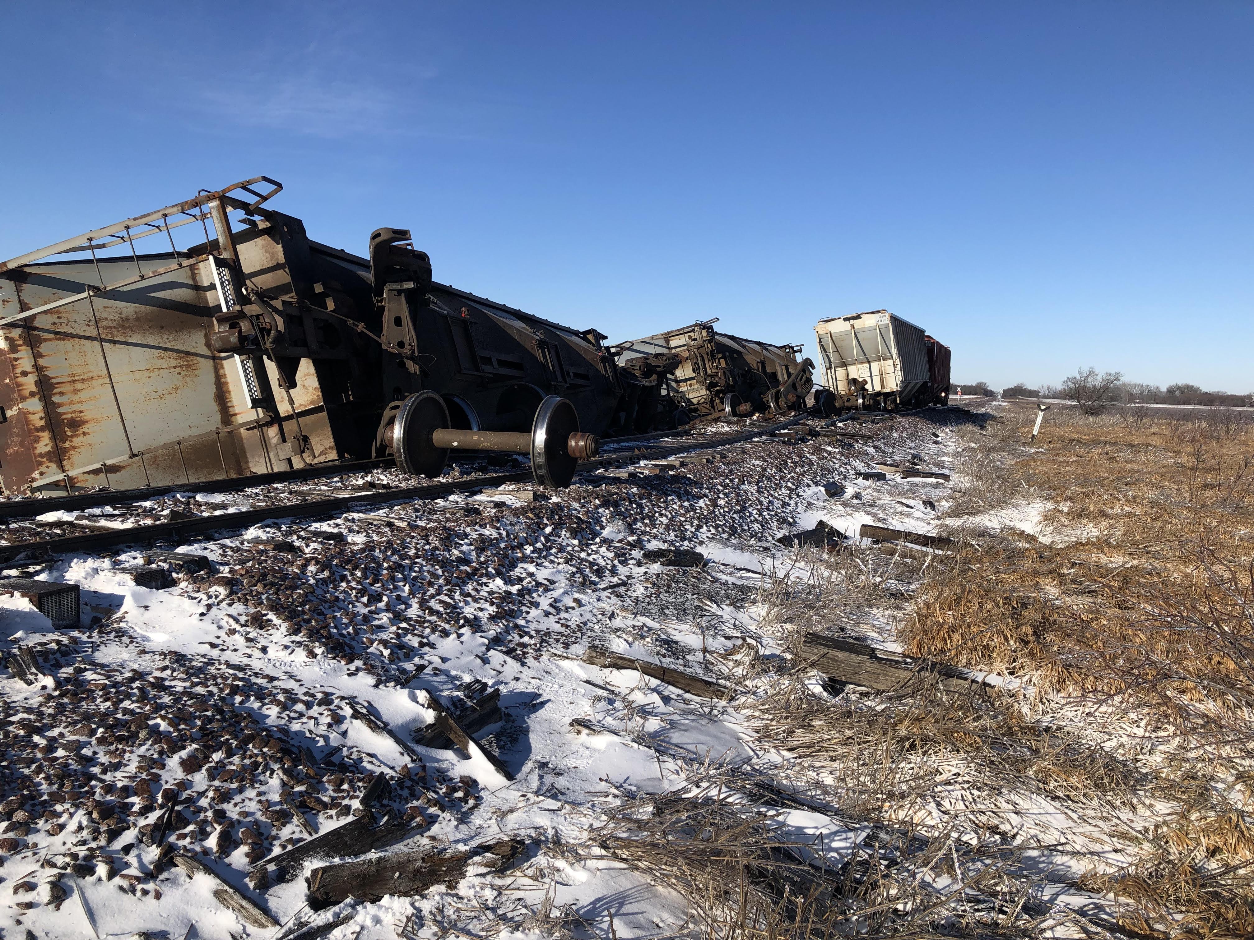 Gov. Kristi Noem proposes $6.25M to upgrade floundering South Dakota railroad - Vimarsana News