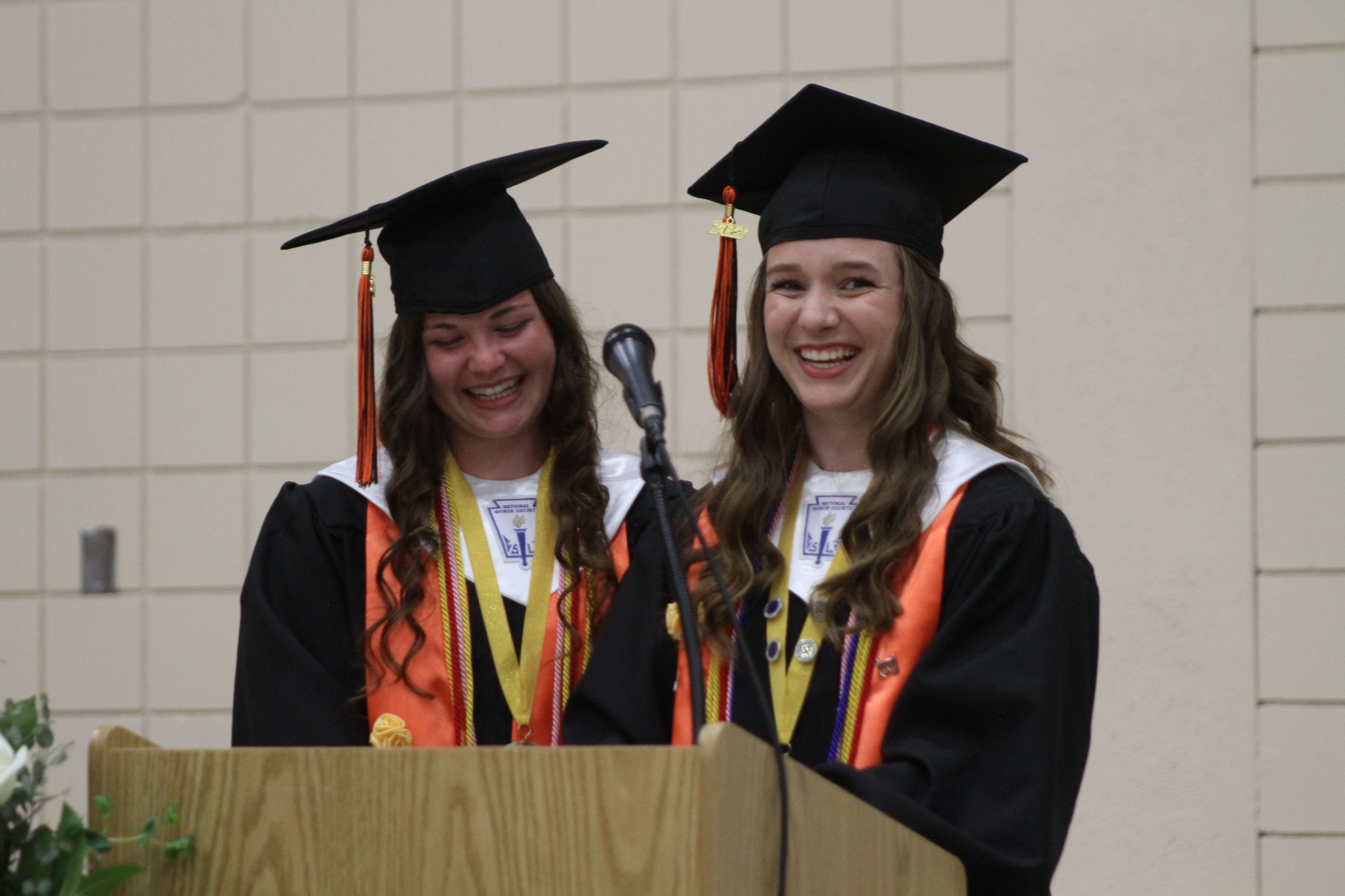 Pine River-Backus valedictorian and salutatorian urge classmates to be grateful for community, people - Vimarsana News