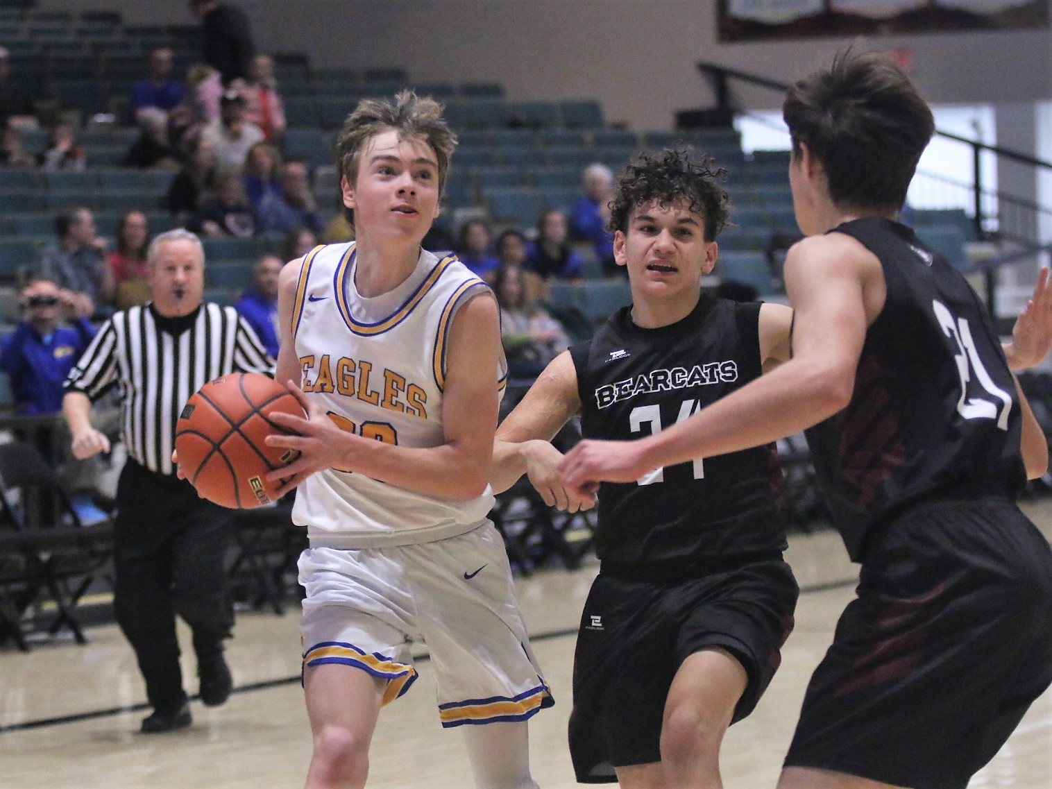 Mitchell Christian boys basketball downs Sioux Falls Lutheran for third straight win - Vimarsana News