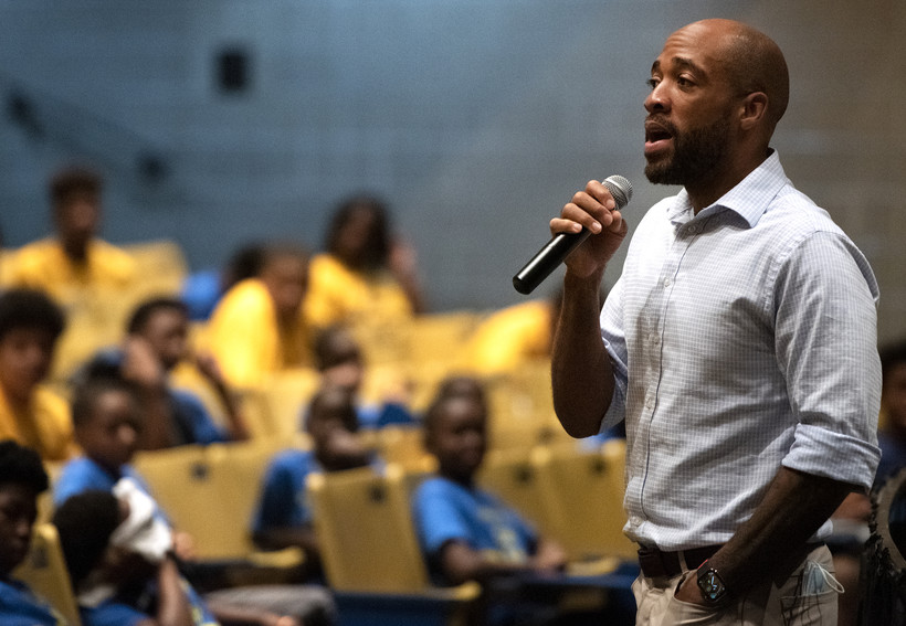 Poll: Mandela Barnes opens lead over US Sen. Ron Johnson; governor's race tightens - Vimarsana News