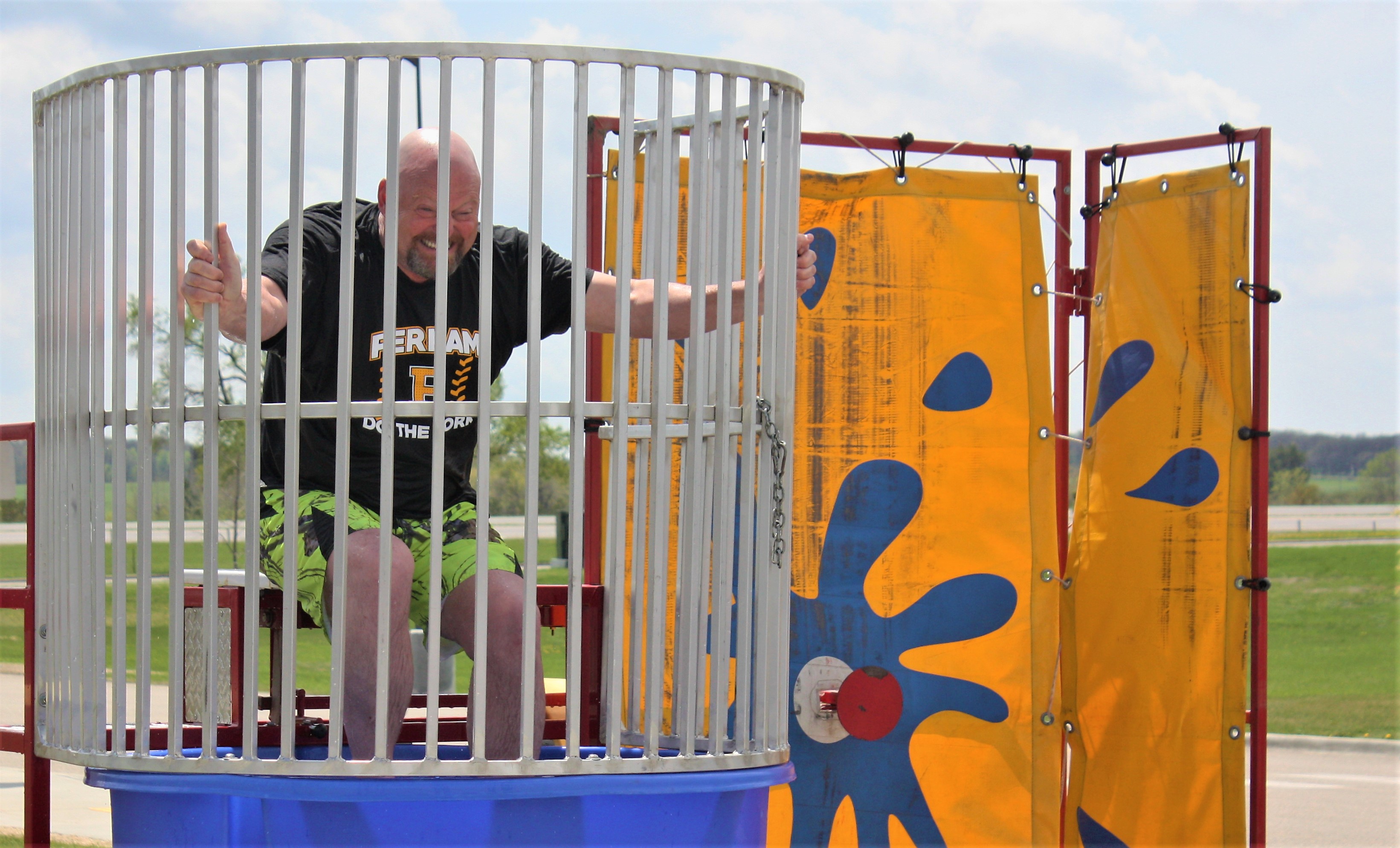 Student-organized dunk tank fundraiser makes a splash at Perham High School - Vimarsana News