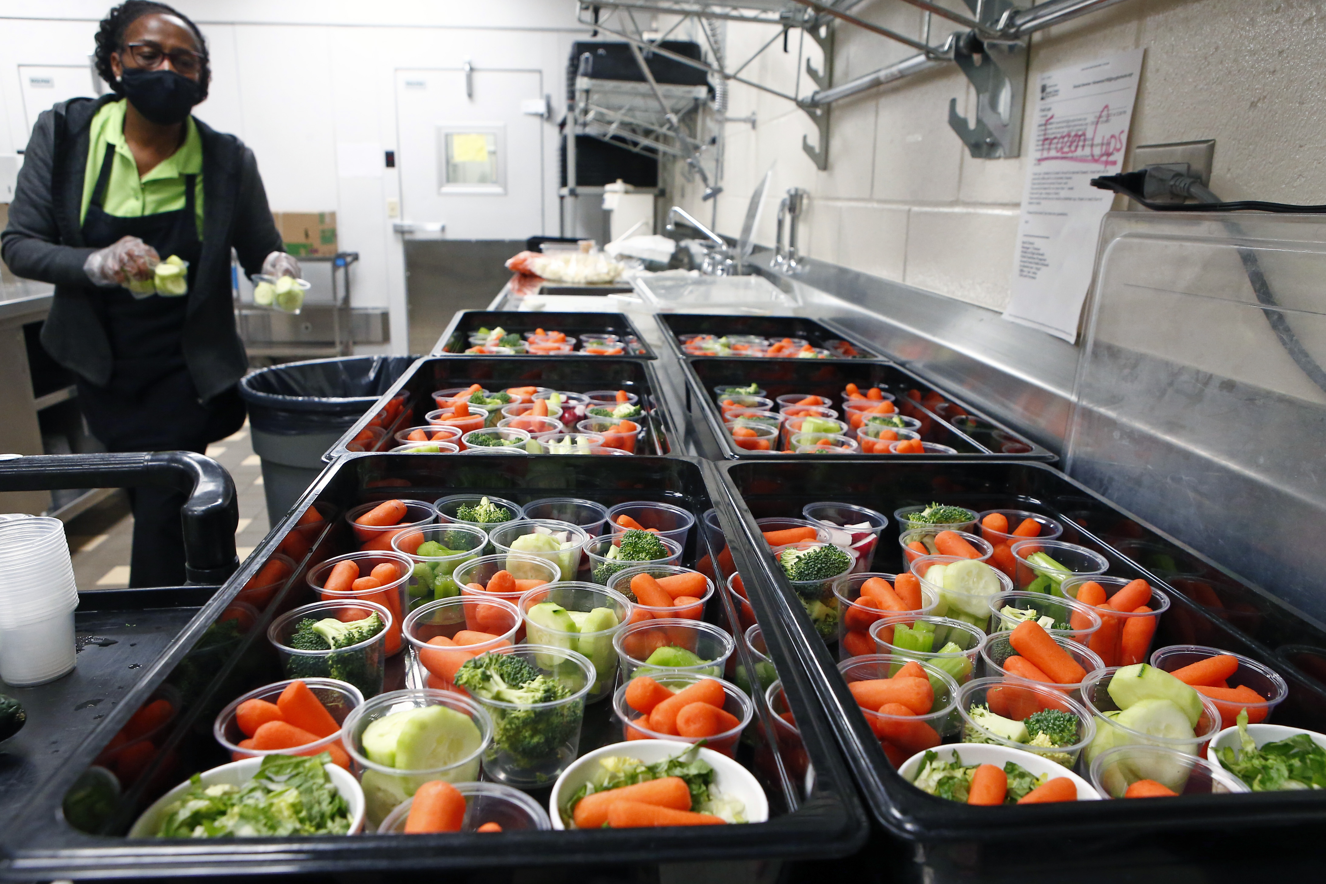 Got milk? Or pizza? Or Crispitos? North Dakota schools struggle with lunchroom supply chain disruptions - Vimarsana News