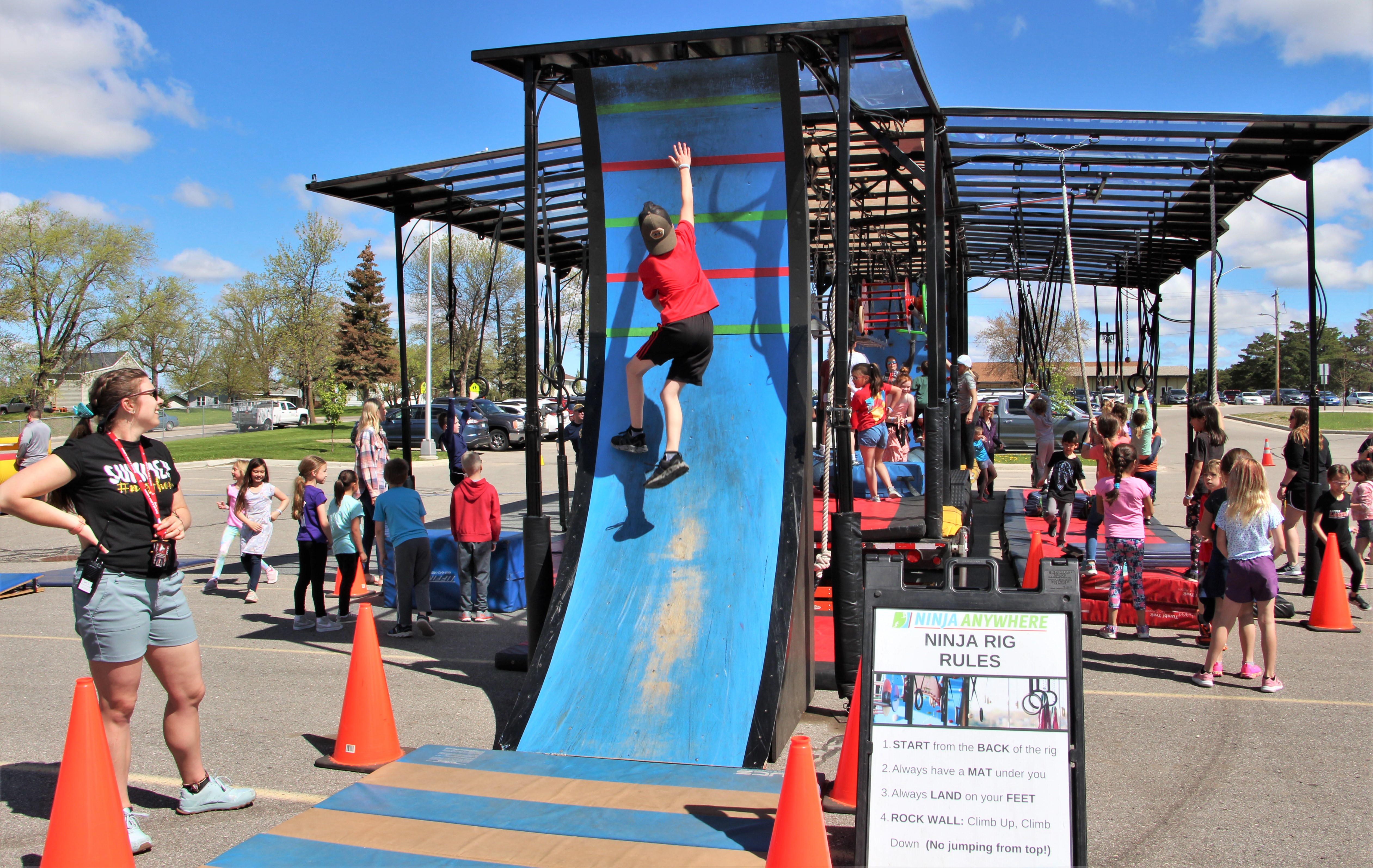 Swinging into summer: Detroit Lakes elementary students celebrate their last school days until next fall - Vimarsana News